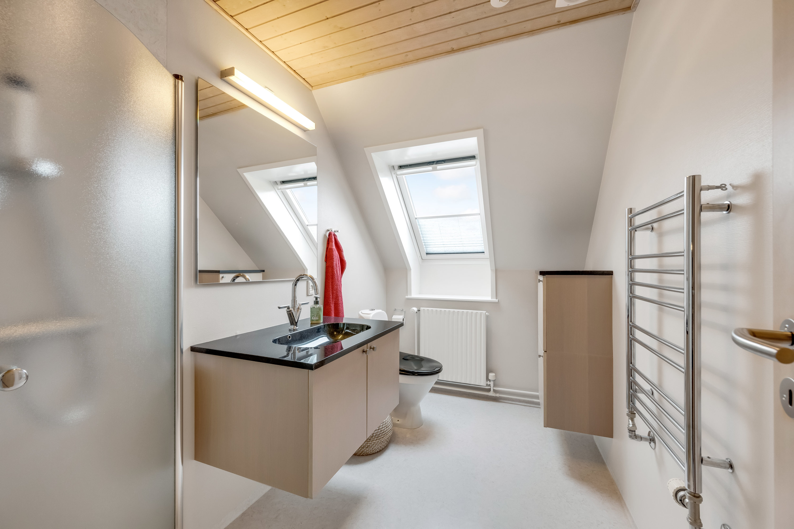 Fremhævet toilet billede i fuldskærmstilstand. Billede af Markledet 55, 6950 Ringkøbing