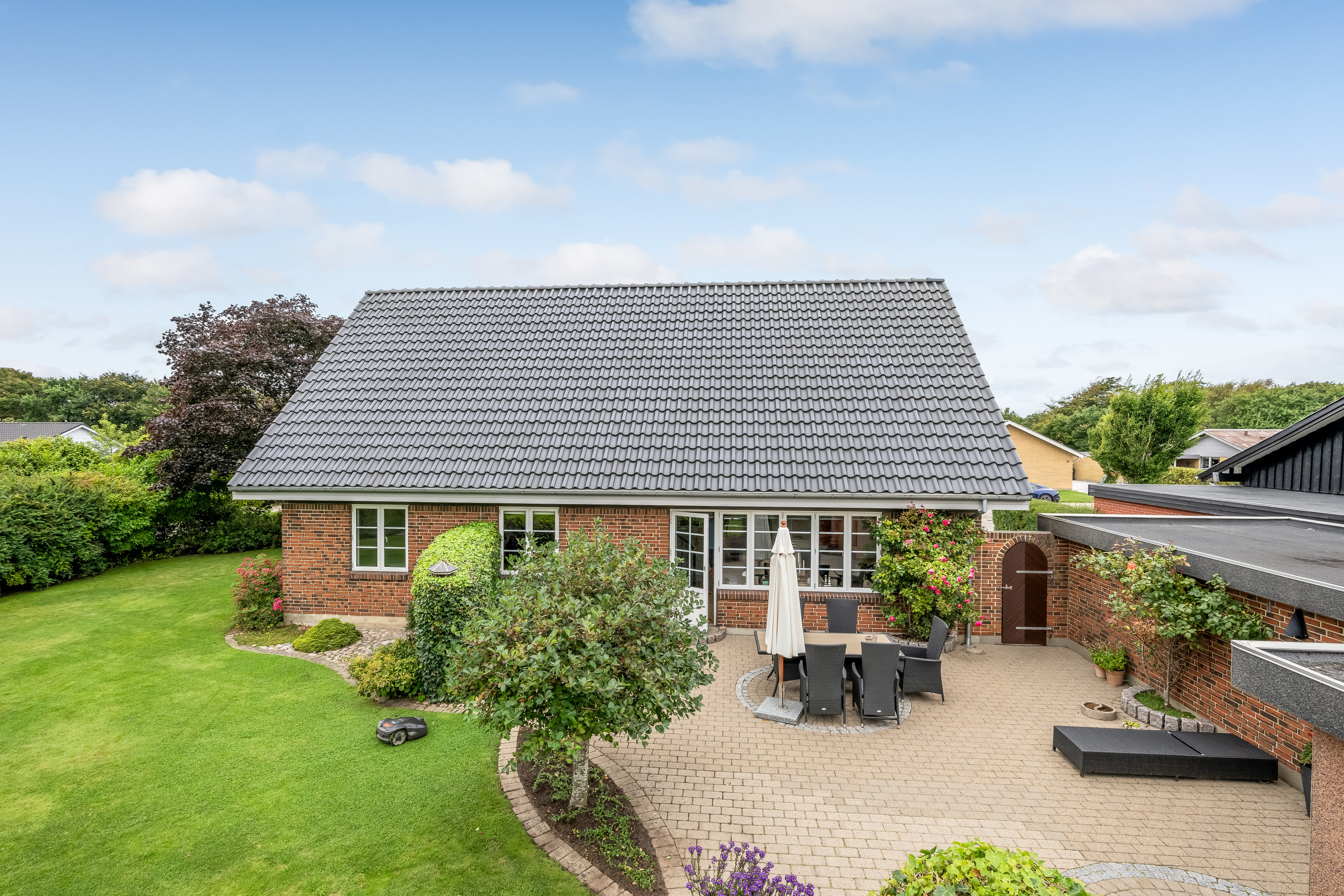 Fremhævet facade billede i fuldskærmstilstand. Billede af Markledet 55, 6950 Ringkøbing