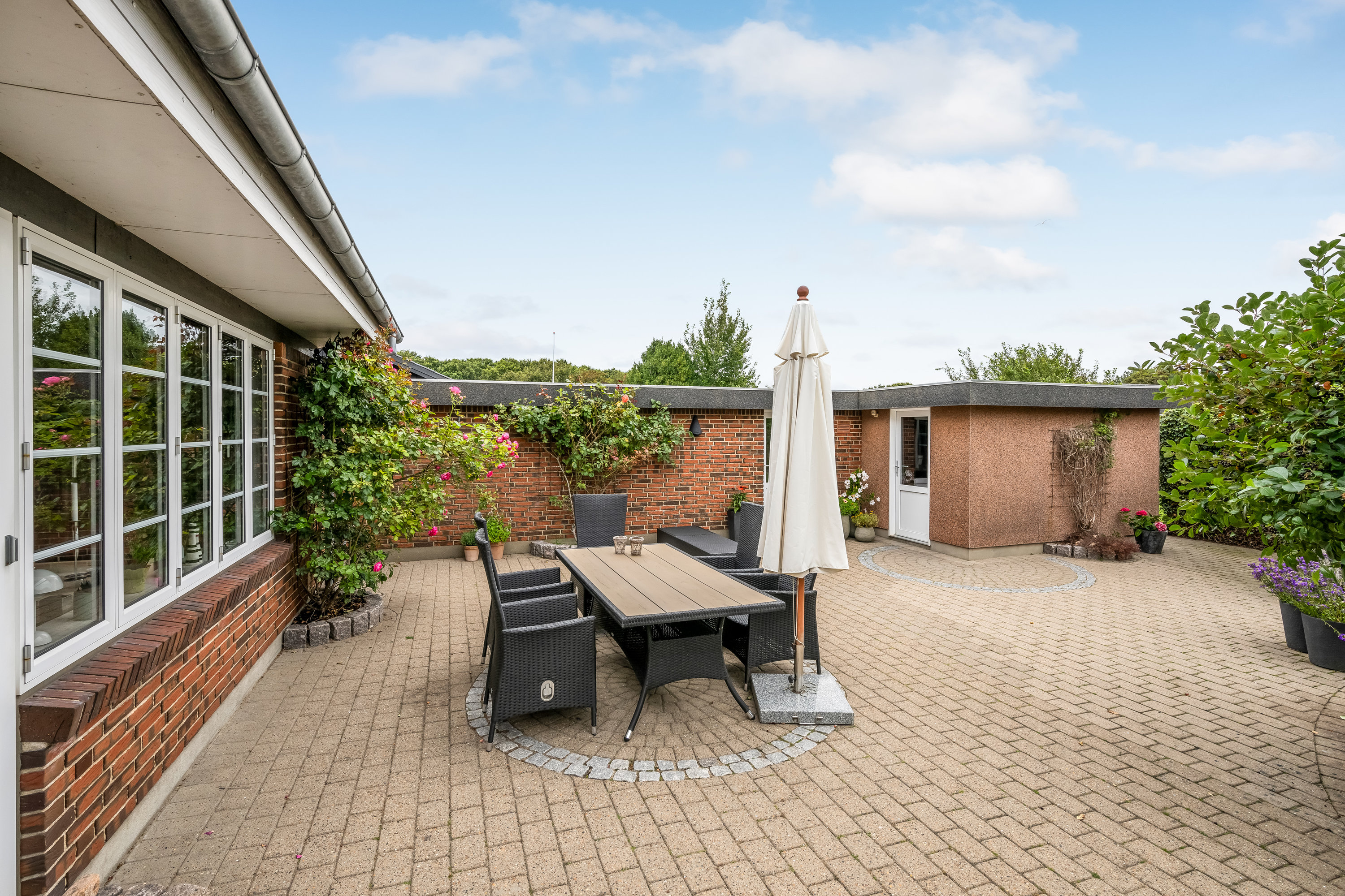 Fremhævet terrasse billede i fuldskærmstilstand. Billede af Markledet 55, 6950 Ringkøbing