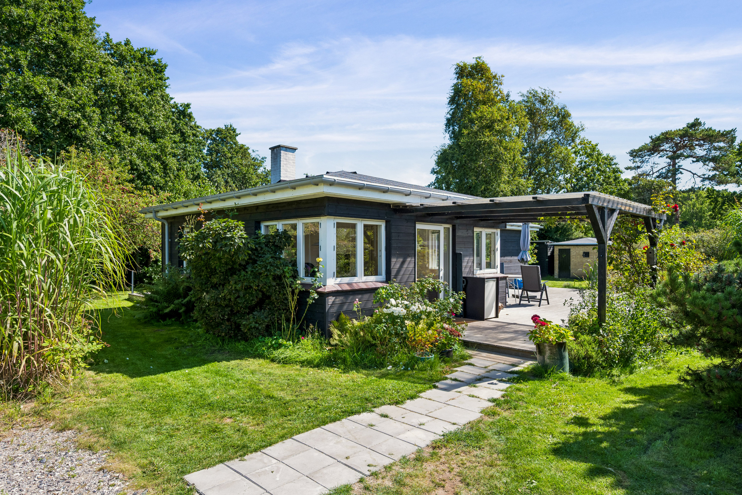 Miniaturebillede 1: ejendom 1. Billede af Skovvej 4, Skødshoved Strand, 8420 Knebel