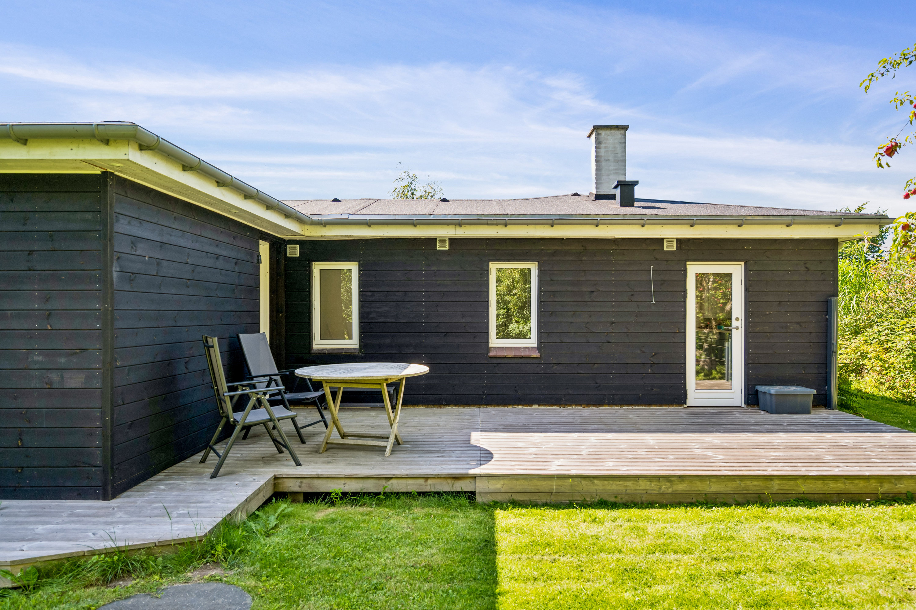 Fremhævet ejendom 1 billede i fuldskærmstilstand. Billede af Skovvej 4, Skødshoved Strand, 8420 Knebel