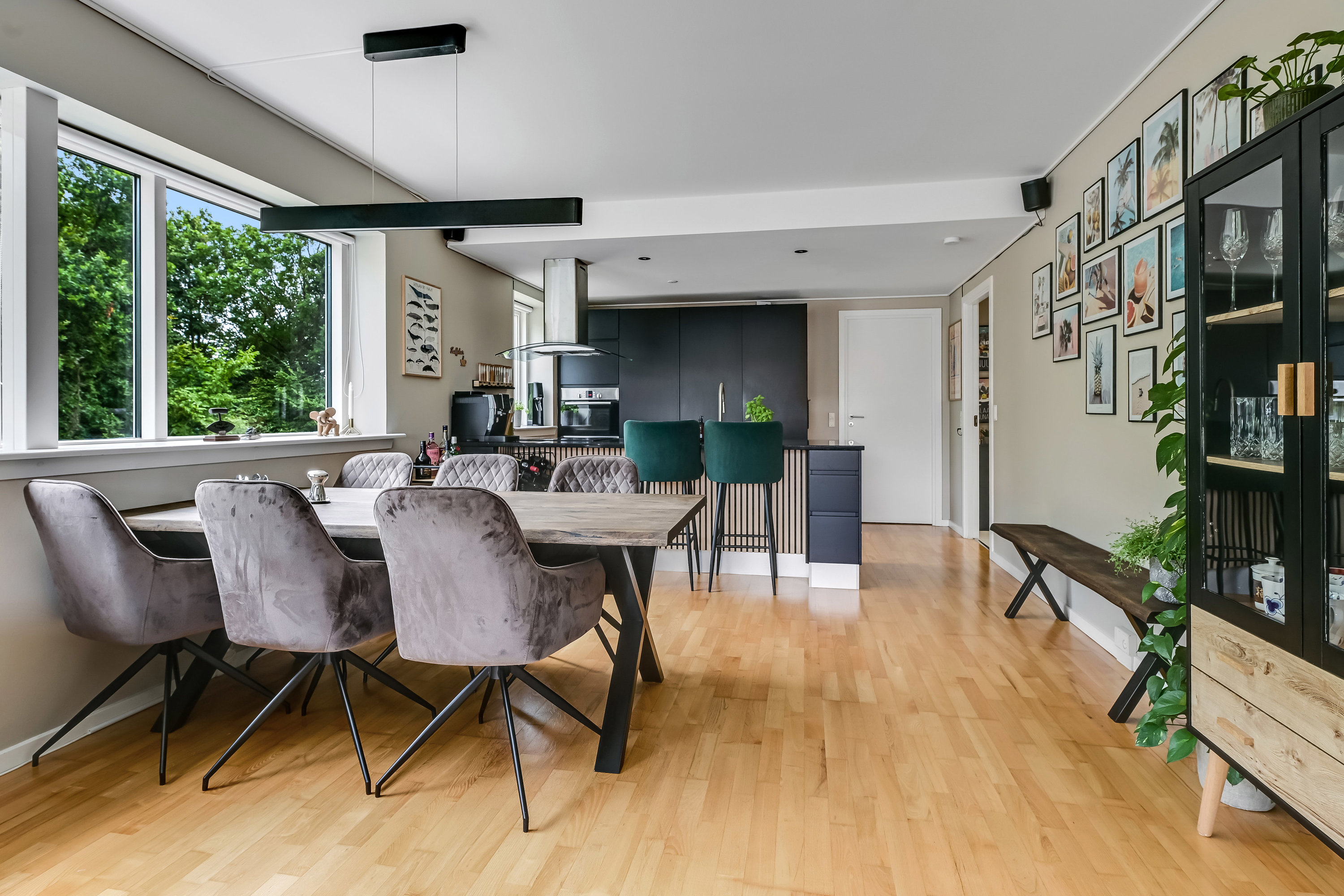 Fremhævet stue billede i fuldskærmstilstand. Billede af Grundtvigs Alle 9, 1. mf., 6700 Esbjerg