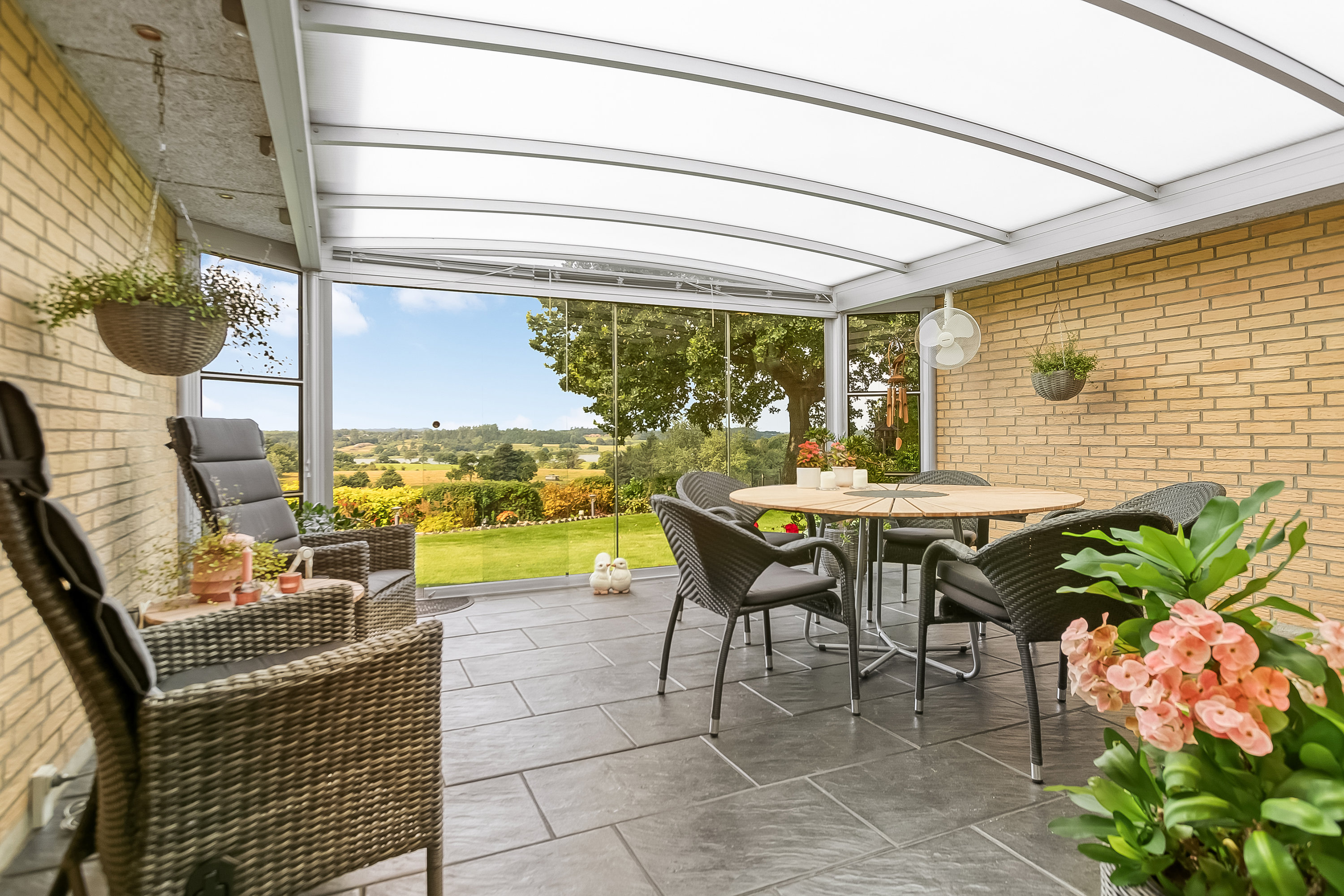 Fremhævet udestue billede i fuldskærmstilstand. Billede af Prangervej 14, Dons, 6051 Almind