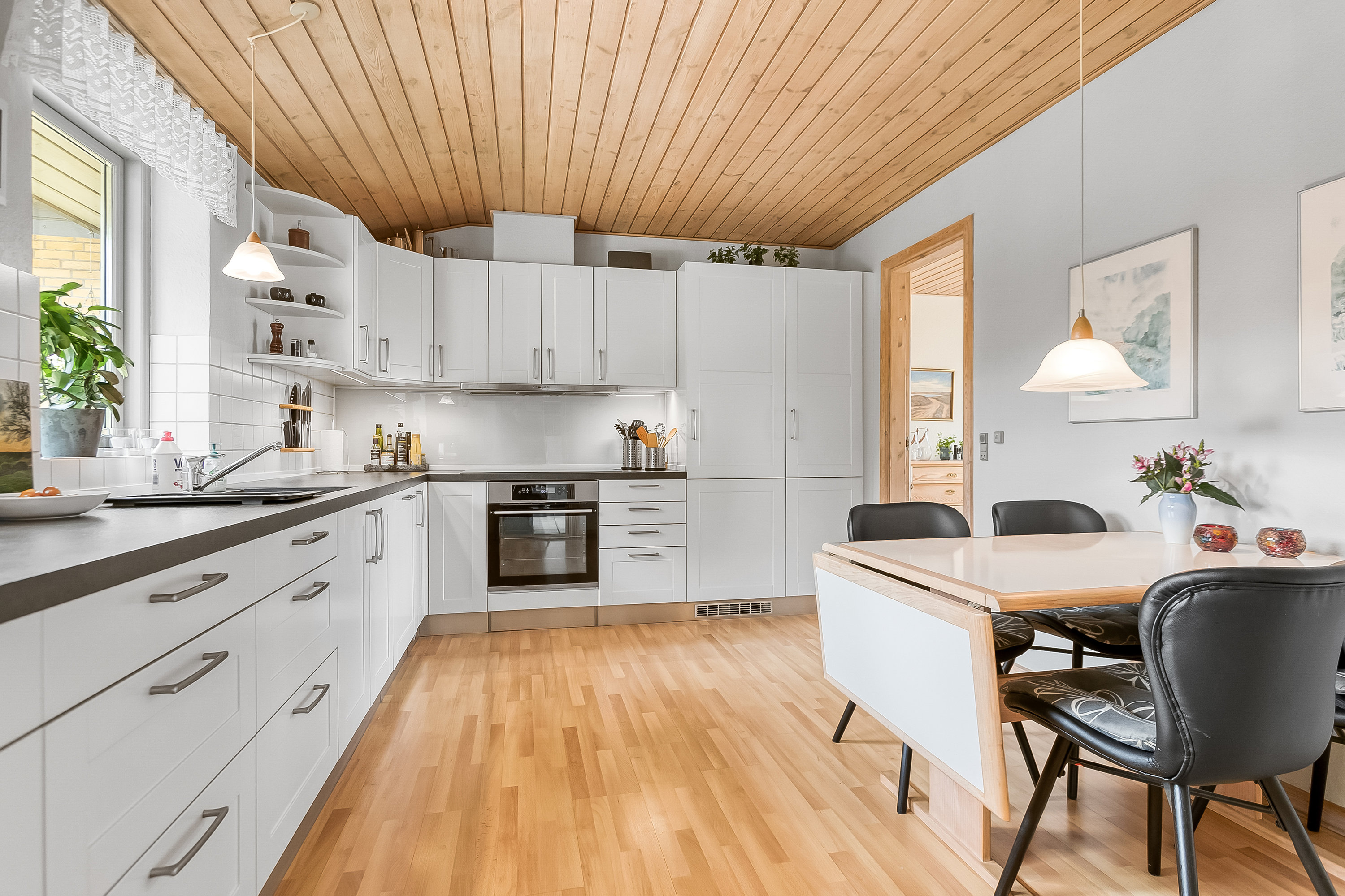 Fremhævet køkken billede i fuldskærmstilstand. Billede af Prangervej 14, Dons, 6051 Almind