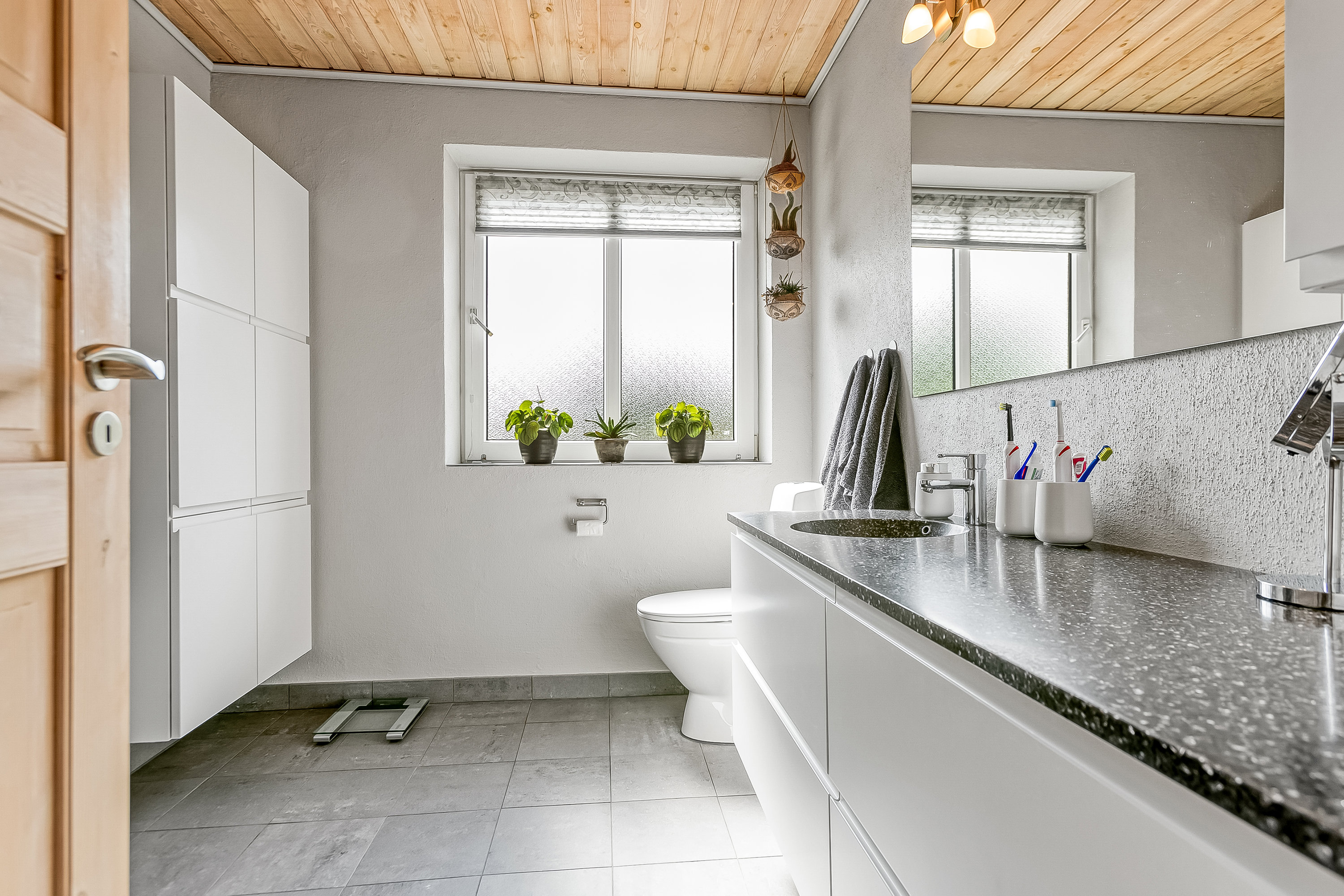 Fremhævet badeværelse billede i fuldskærmstilstand. Billede af Prangervej 14, Dons, 6051 Almind