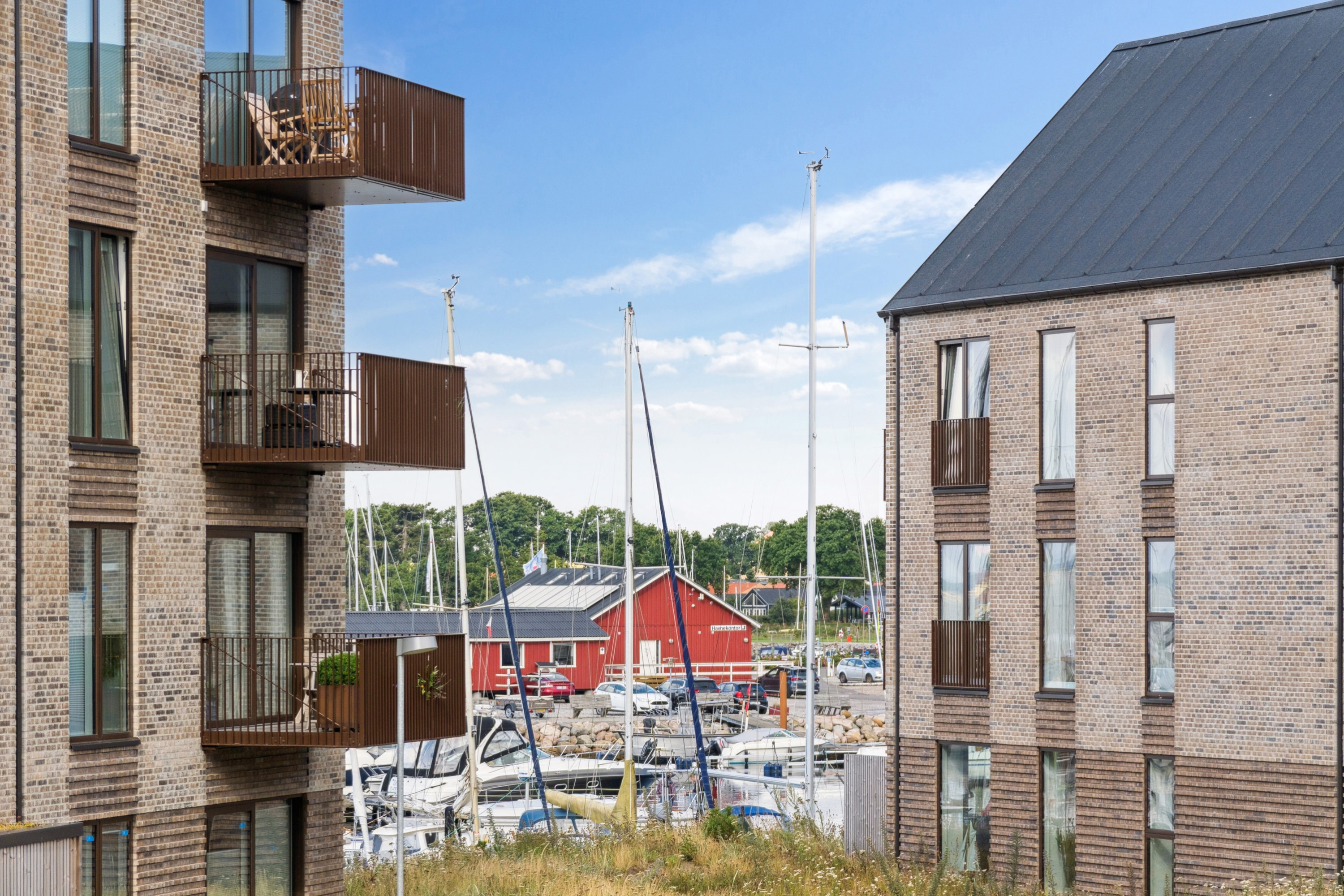 Fremhævet  billede i fuldskærmstilstand. Billede af Færgebyen 46, 1. 2., Hou, 8300 Odder