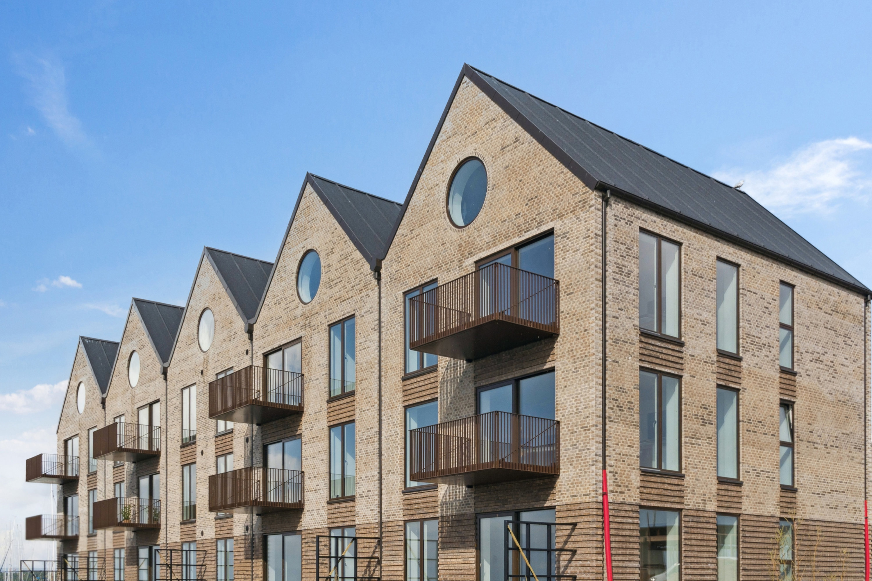 Fremhævet  billede i fuldskærmstilstand. Billede af Færgebyen 46, 1. 2., Hou, 8300 Odder