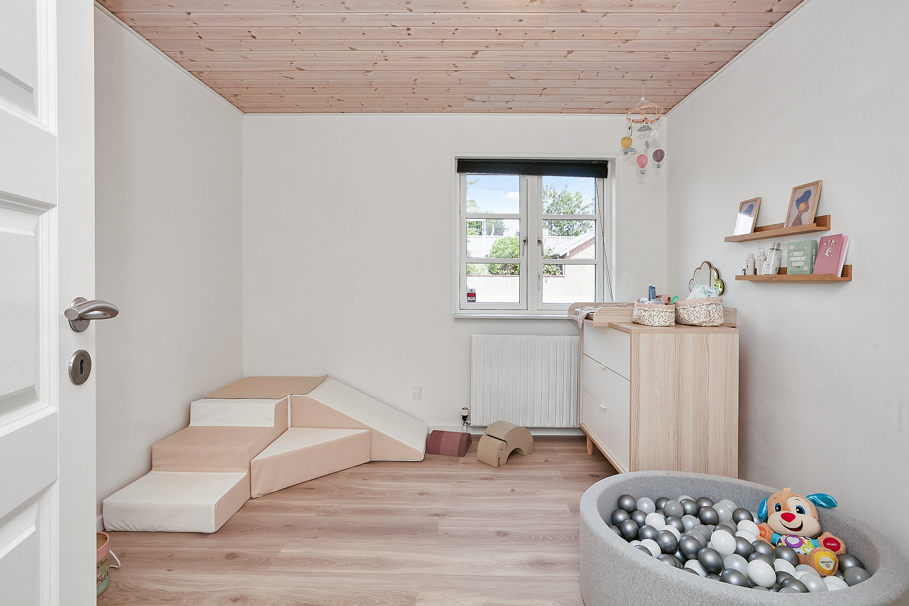 Fremhævet  billede i fuldskærmstilstand. Billede af Kirstinelundsvej 3, Ølsted, 8723 Løsning