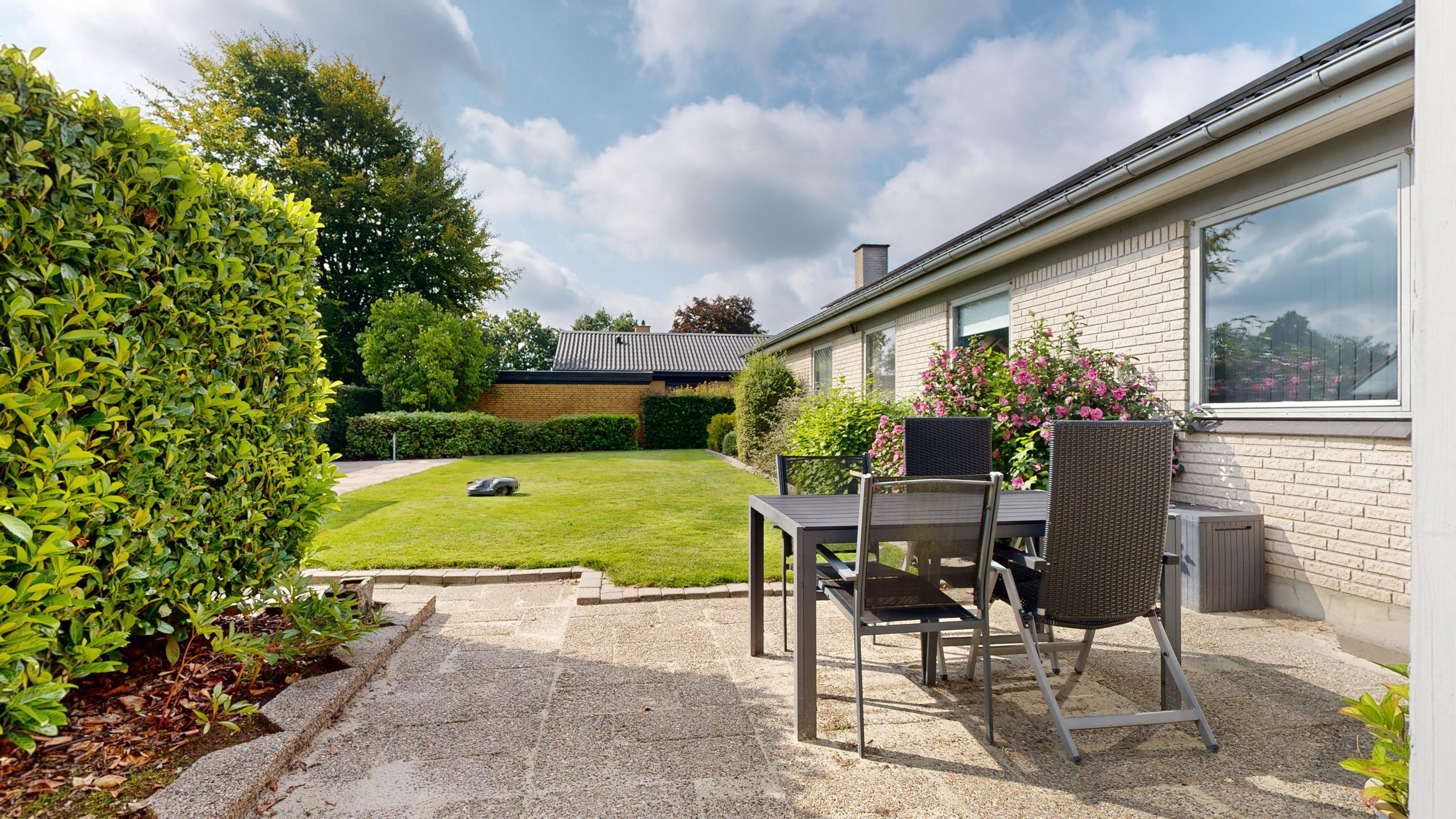 Fremhævet terrasse billede i fuldskærmstilstand. Billede af Toftevænget 36, 8653 Them