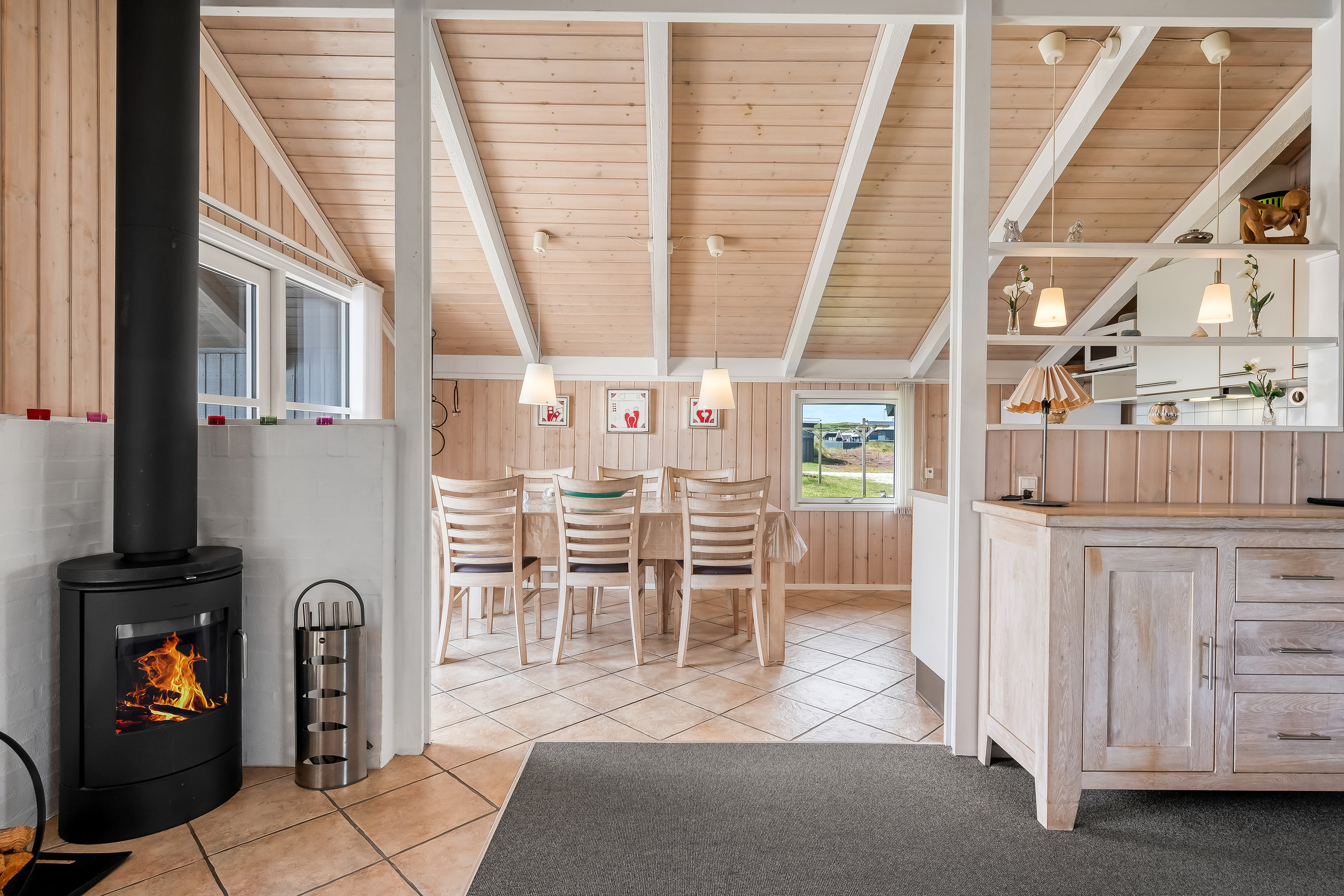 Fremhævet stue billede i fuldskærmstilstand. Billede af Arvidvej 268, Bjerregaard, 6960 Hvide Sande