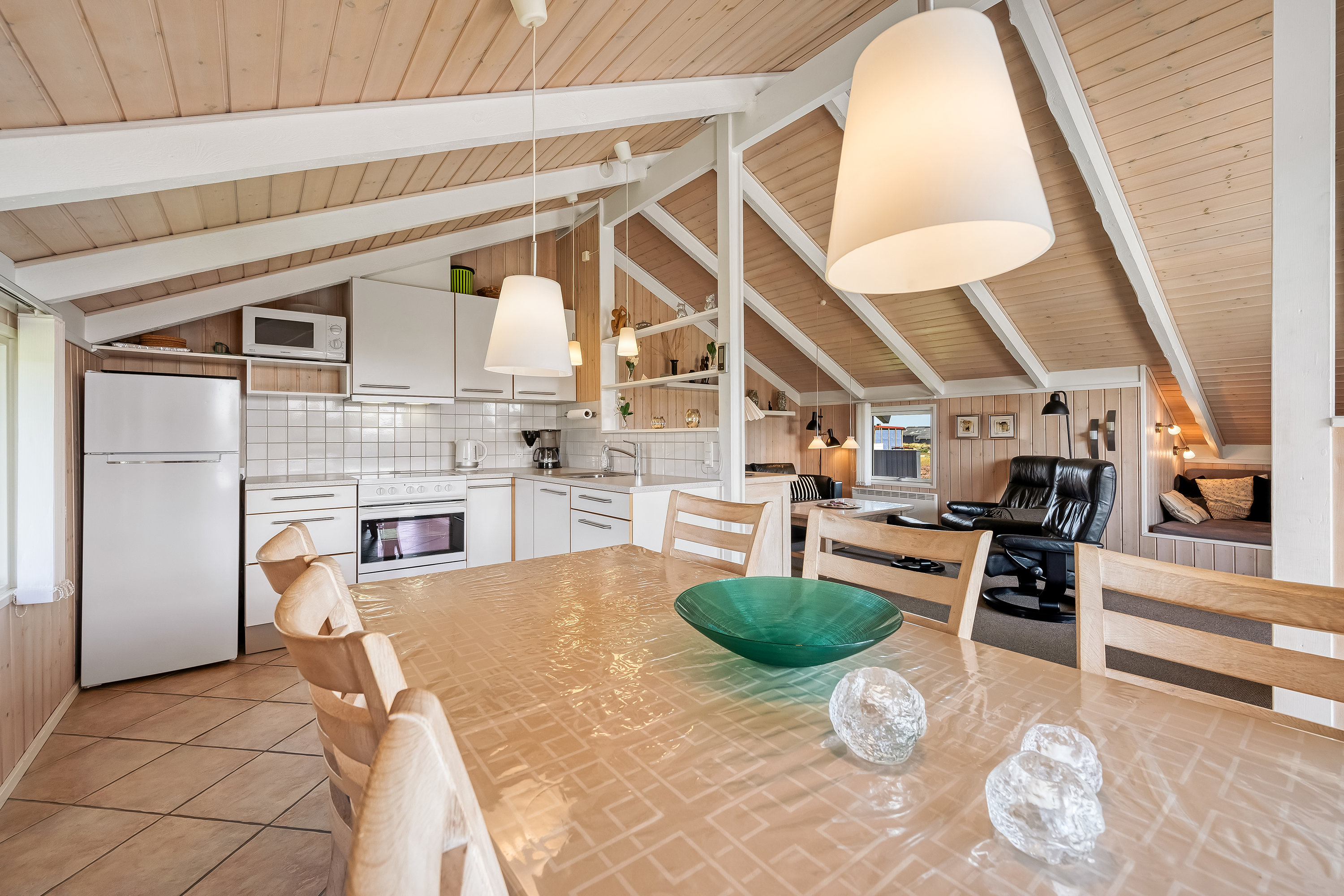 Fremhævet køkken billede i fuldskærmstilstand. Billede af Arvidvej 268, Bjerregaard, 6960 Hvide Sande