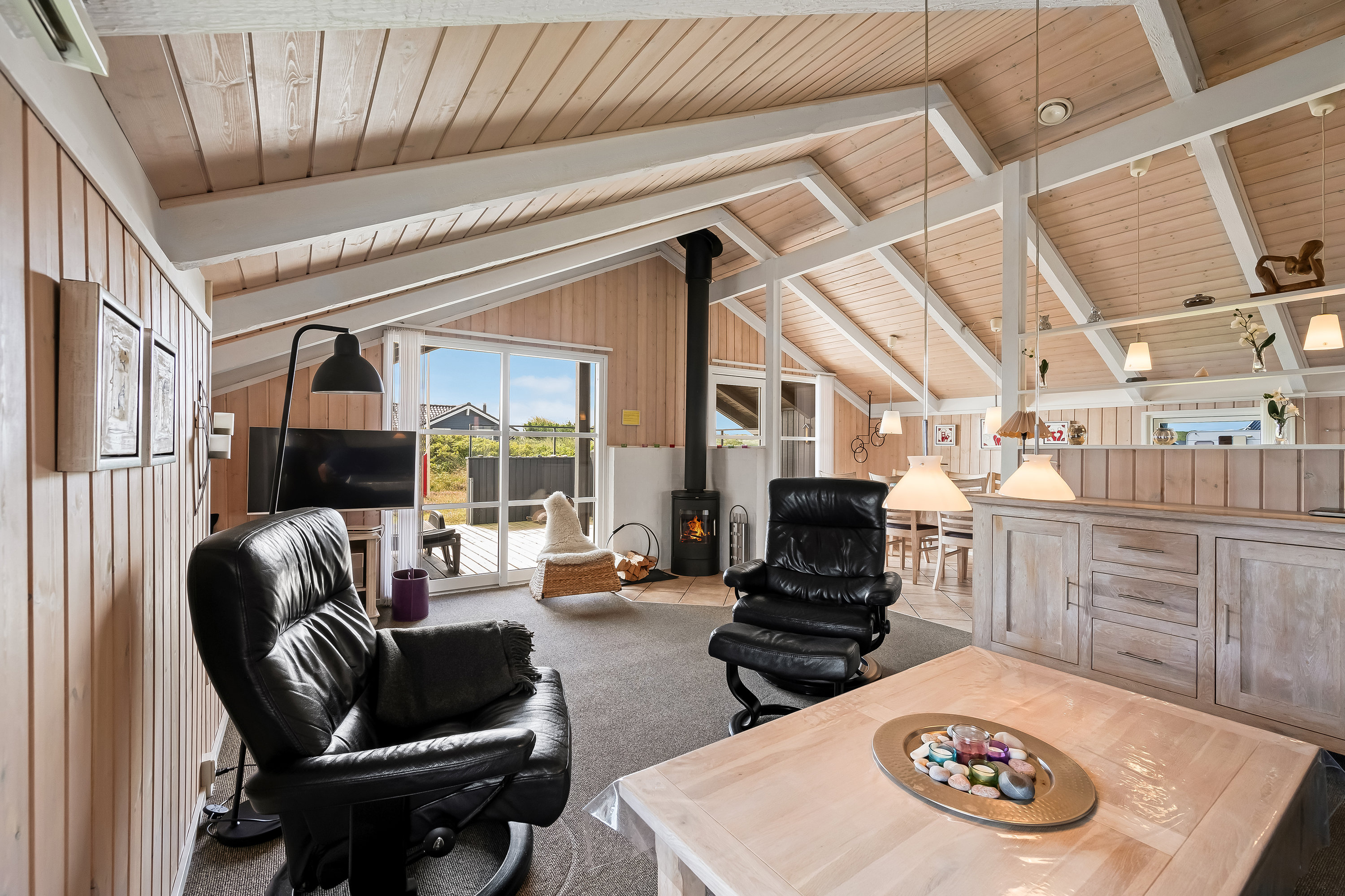 Fremhævet stue billede i fuldskærmstilstand. Billede af Arvidvej 268, Bjerregaard, 6960 Hvide Sande