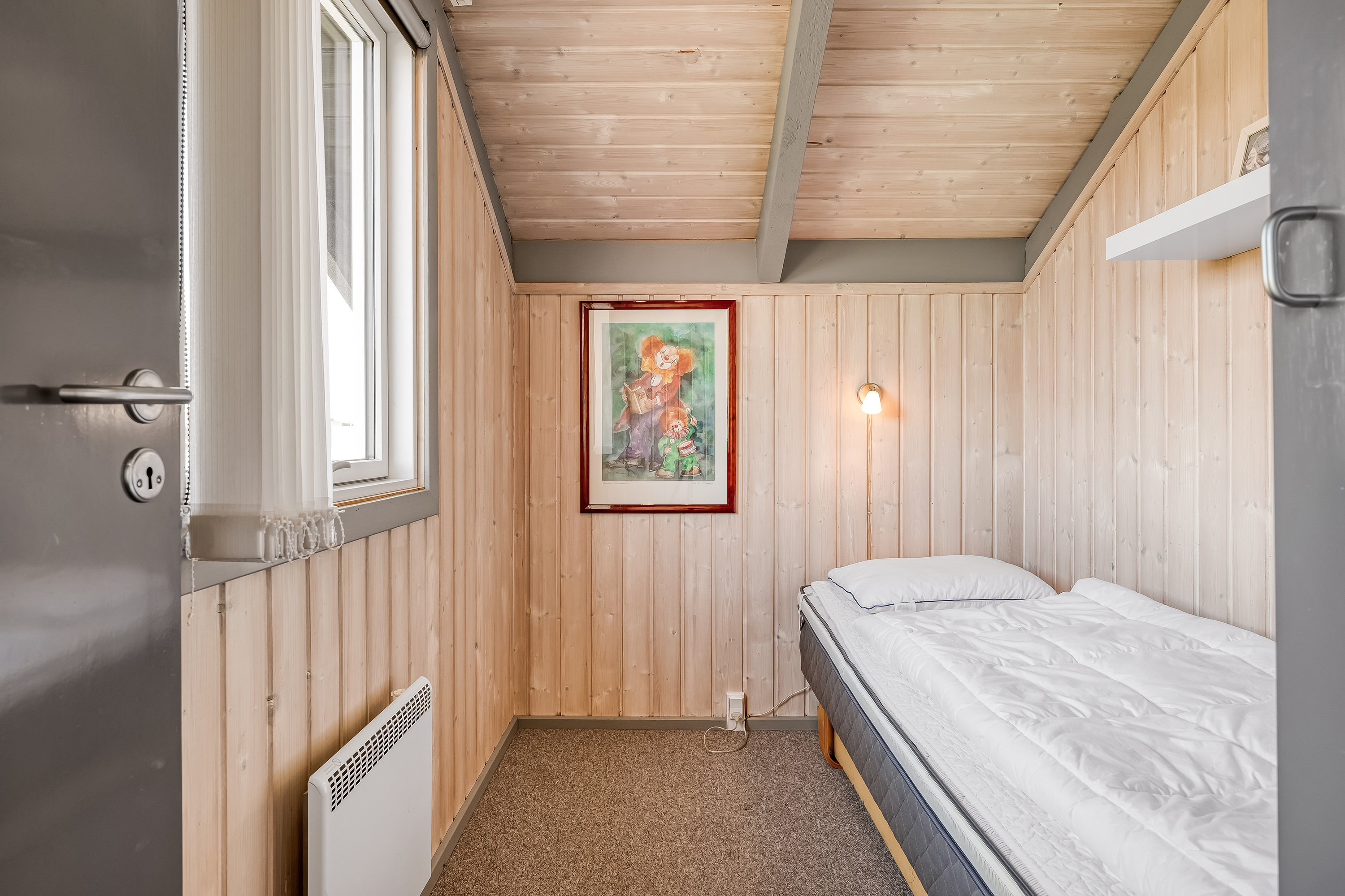 Fremhævet værelse billede i fuldskærmstilstand. Billede af Arvidvej 268, Bjerregaard, 6960 Hvide Sande