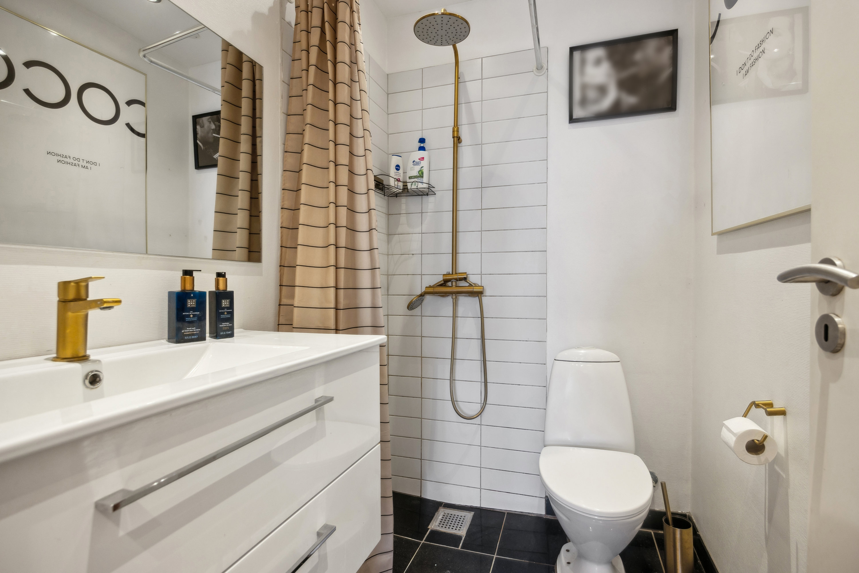 Fremhævet badeværelse billede i fuldskærmstilstand. Billede af Reberbansgade 6, 2. th., 9000 Aalborg