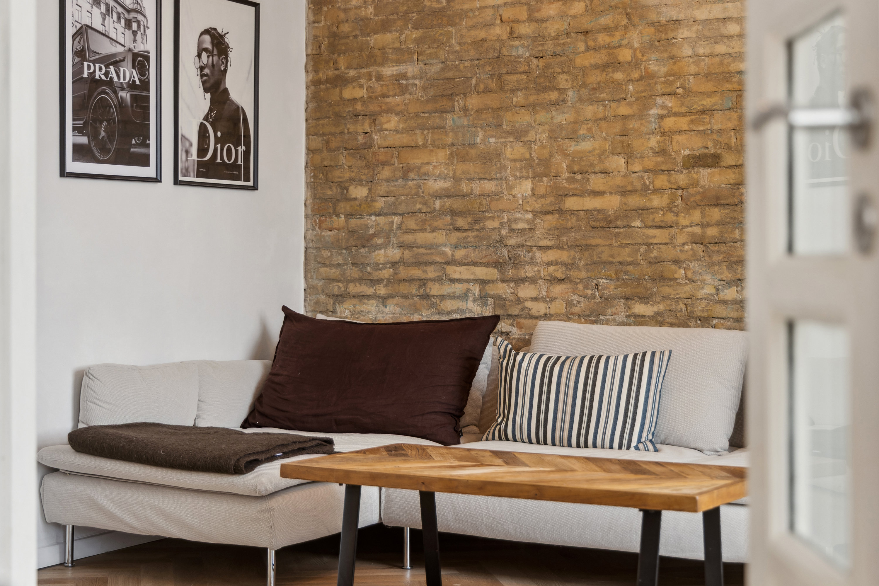 Fremhævet stue billede i fuldskærmstilstand. Billede af Reberbansgade 6, 2. th., 9000 Aalborg