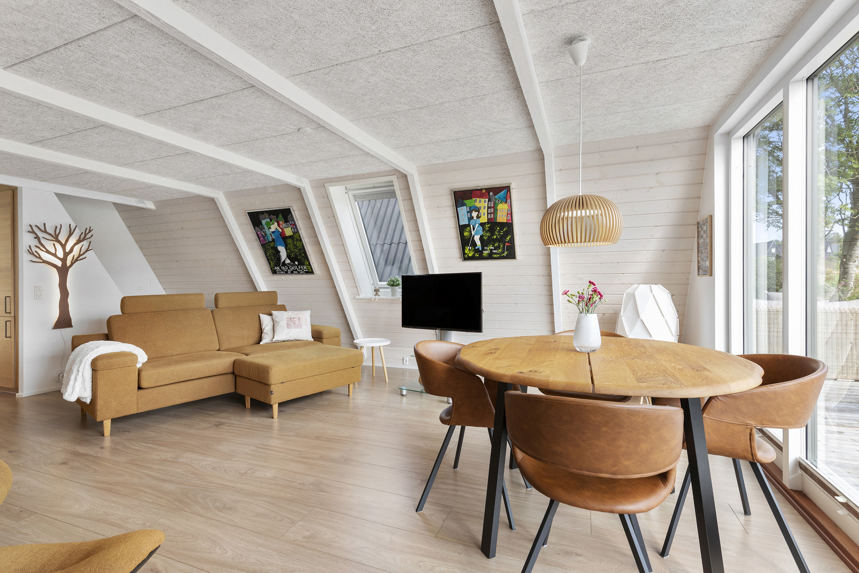 Fremhævet alrum billede i fuldskærmstilstand. Billede af Golfsvinget 138, Gatten, 9640 Farsø