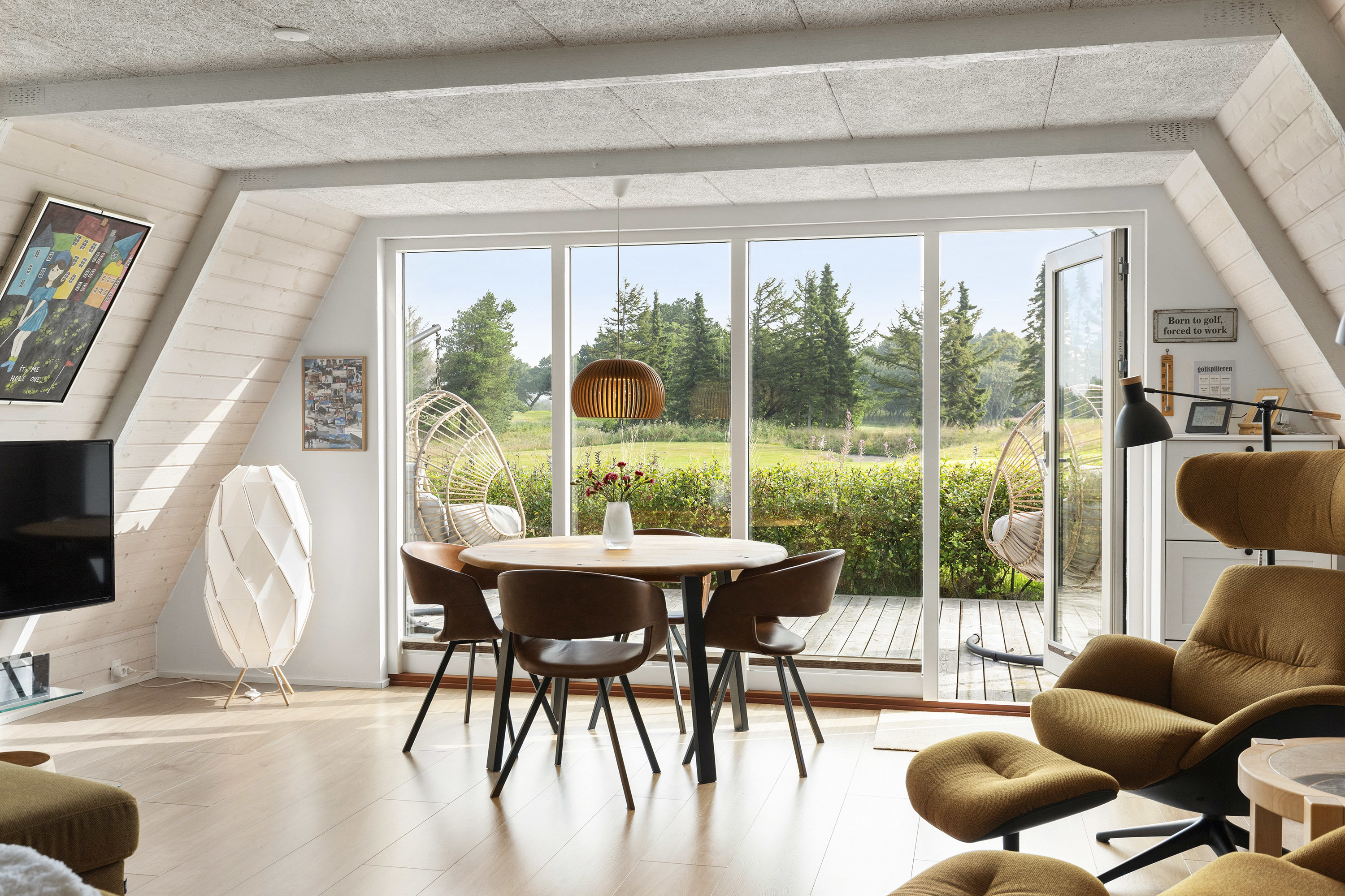 Fremhævet stue billede i fuldskærmstilstand. Billede af Golfsvinget 138, Gatten, 9640 Farsø