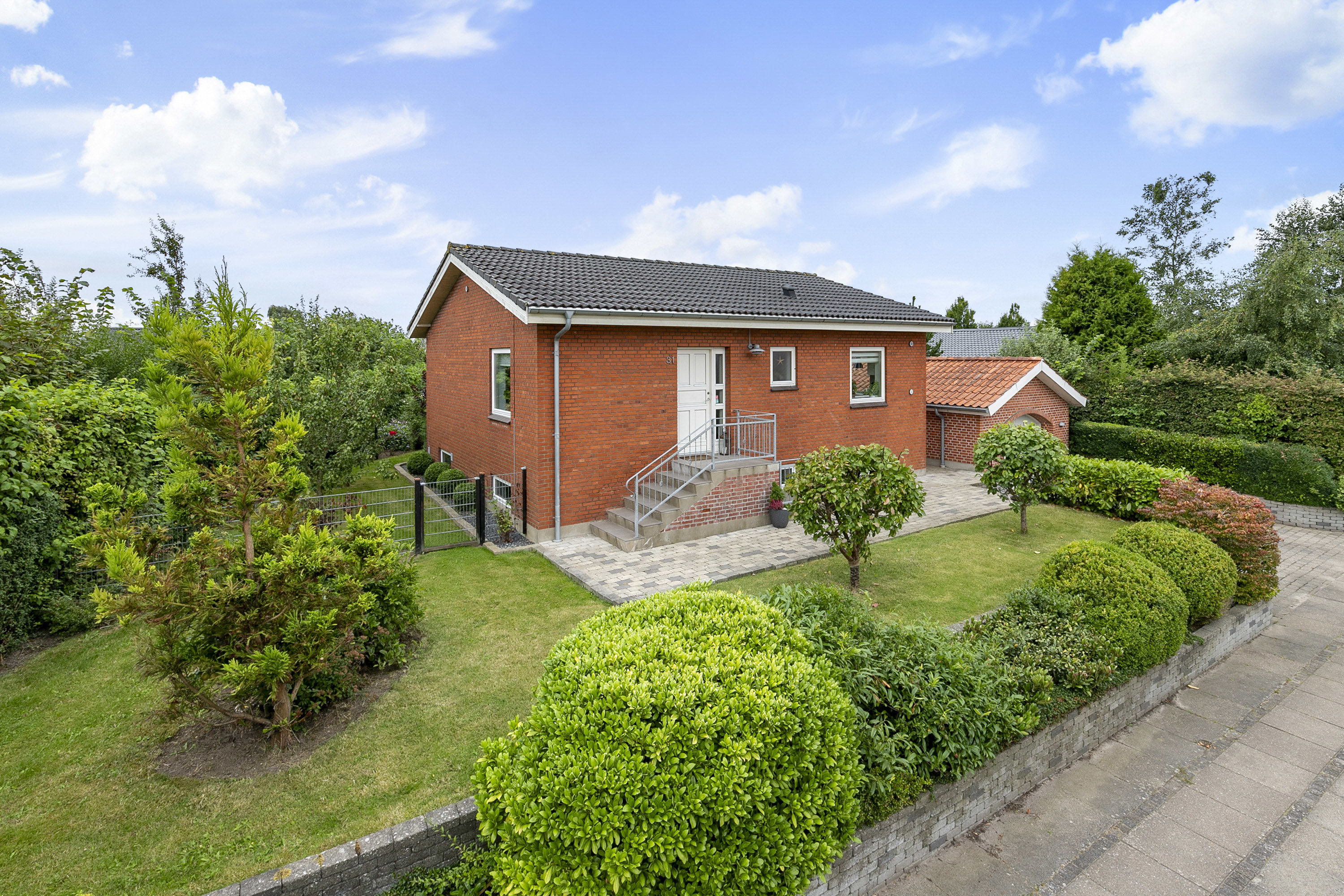 Fremhævet facade billede i fuldskærmstilstand. Billede af Jyllandsgade 31, 9700 Brønderslev