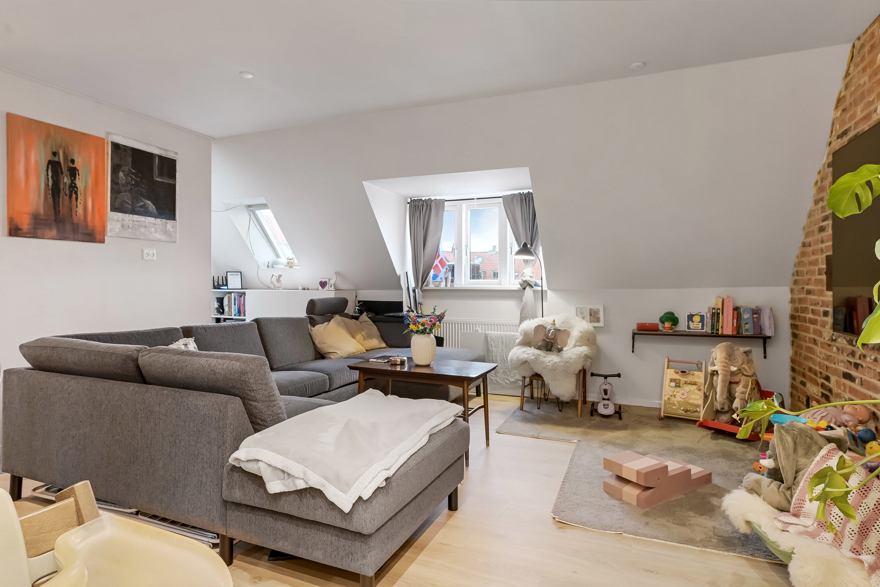 Fremhævet stue billede i fuldskærmstilstand. Billede af Skjoldsgade 92, 3. th., 6700 Esbjerg