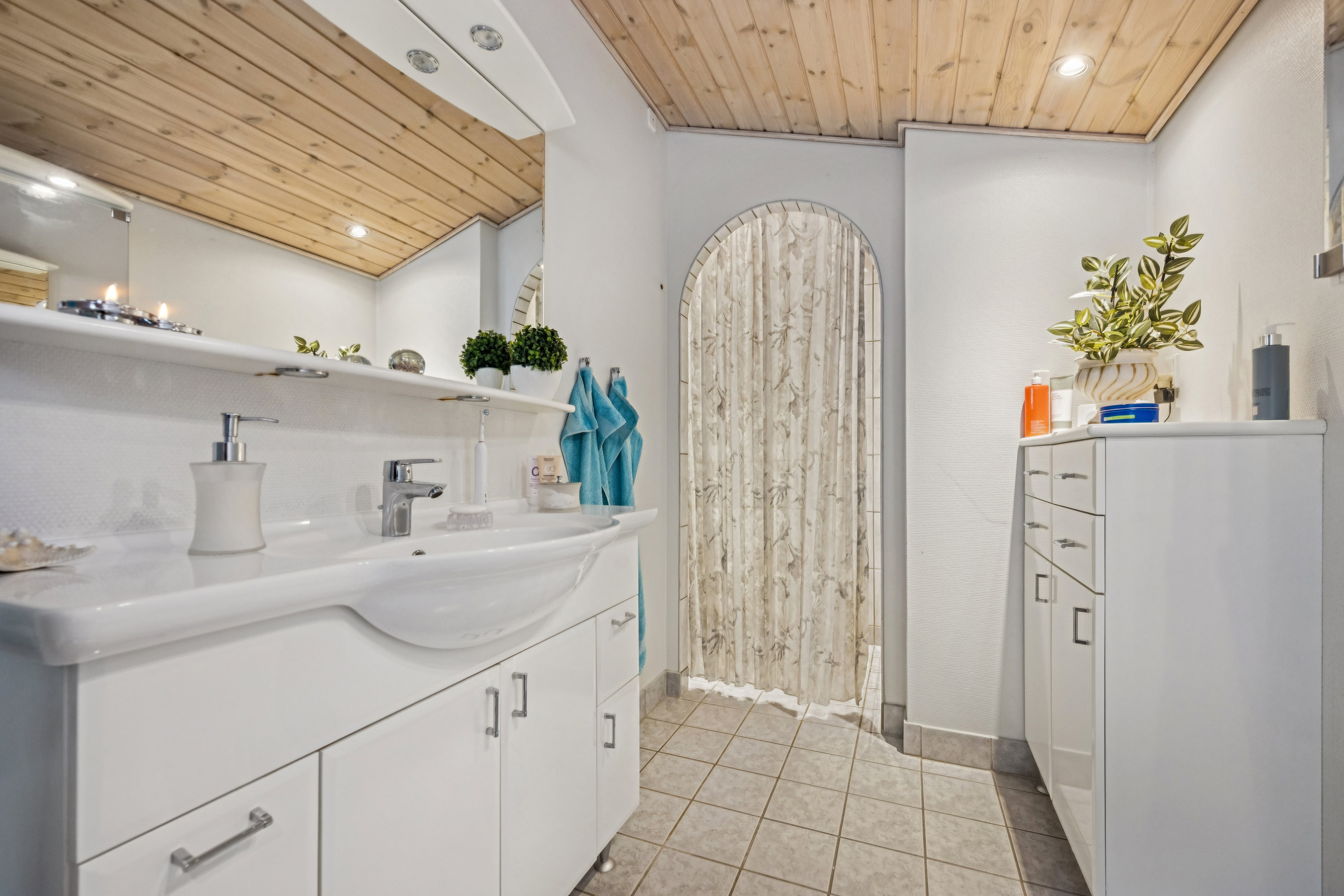 Fremhævet badeværelse billede i fuldskærmstilstand. Billede af Thistedvej 20, Halvrimmen, 9460 Brovst