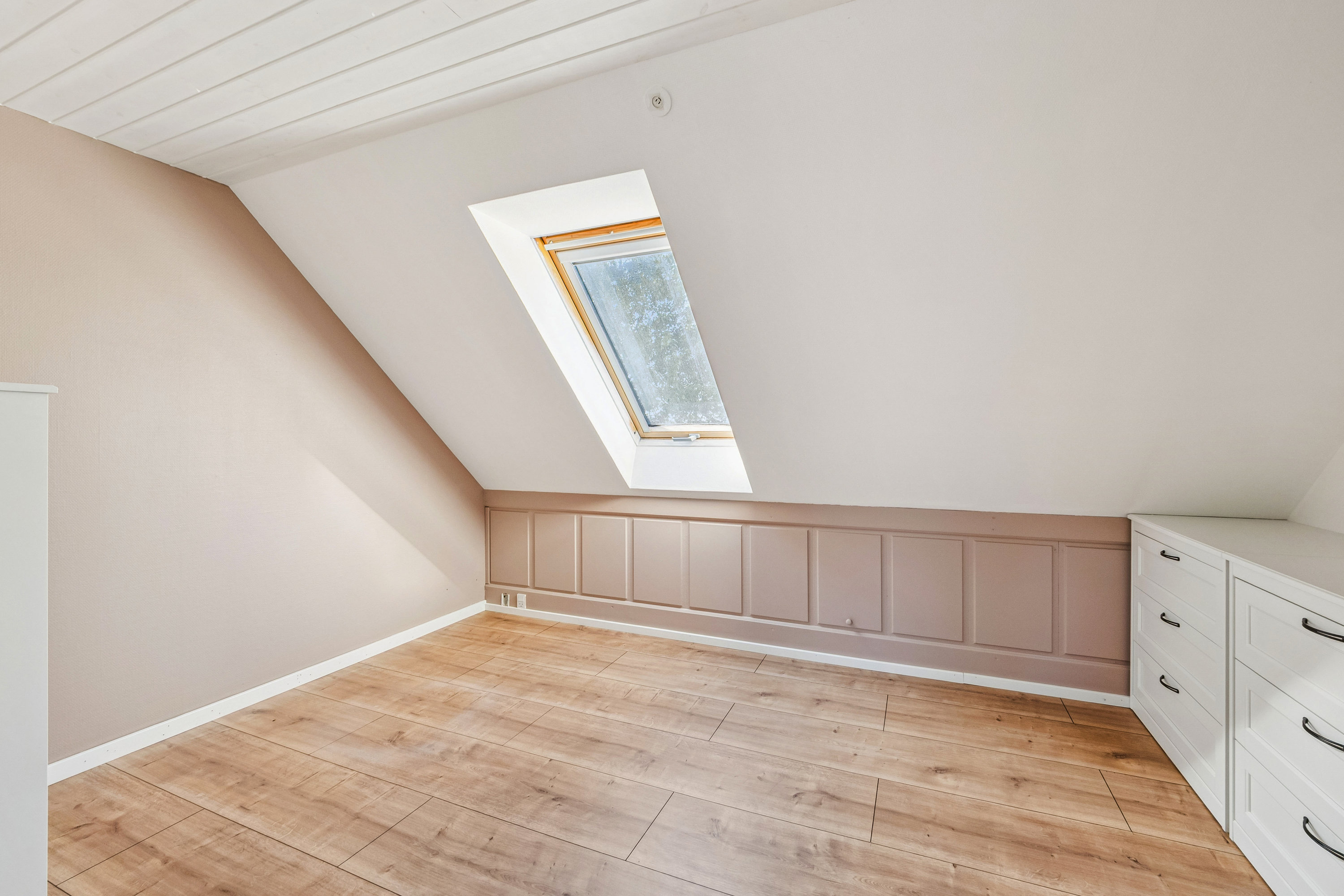 Fremhævet værelse billede i fuldskærmstilstand. Billede af Canadavej 12, Sindbjerg, 7970 Redsted M