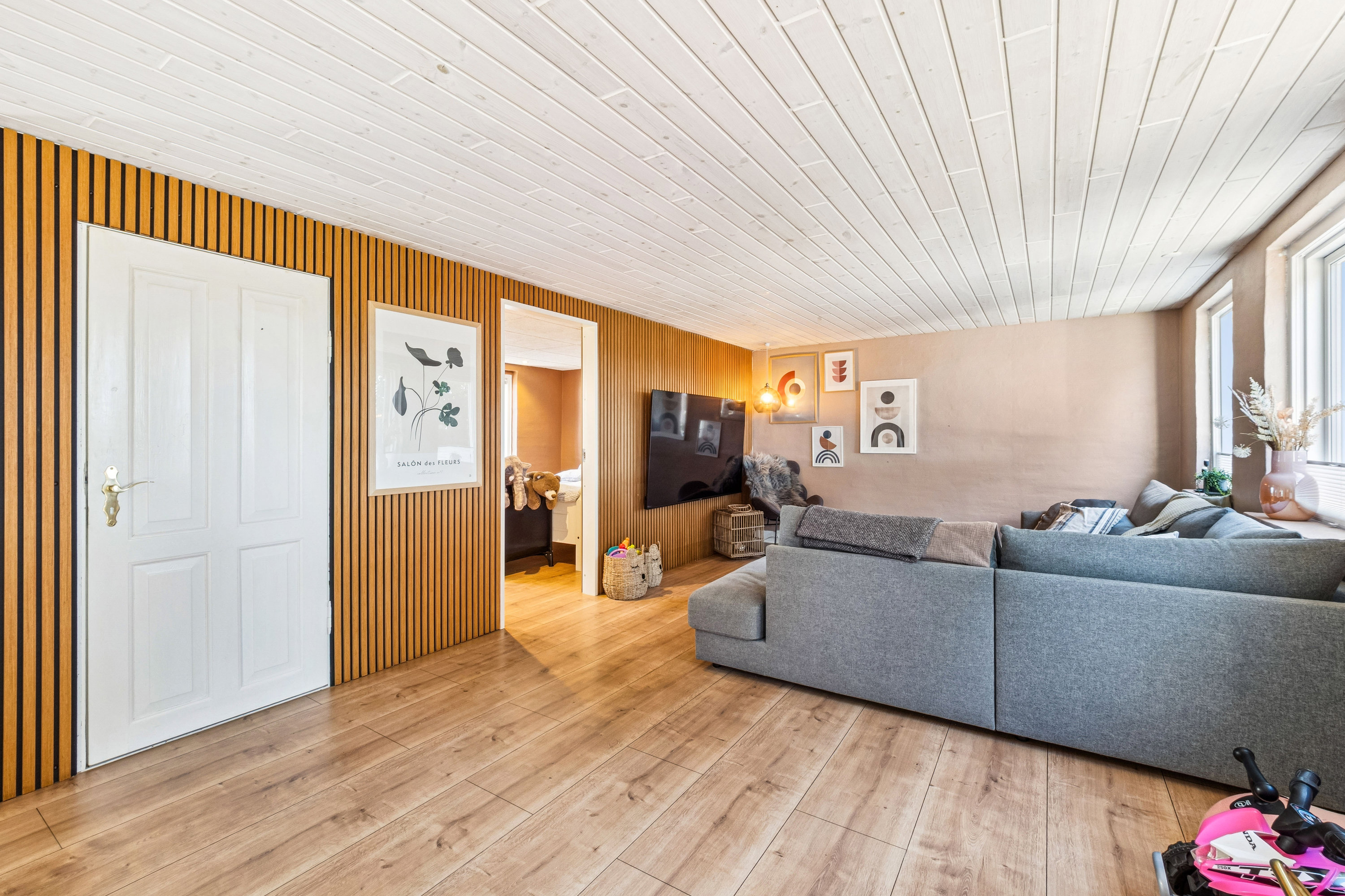 Fremhævet stue billede i fuldskærmstilstand. Billede af Canadavej 12, Sindbjerg, 7970 Redsted M