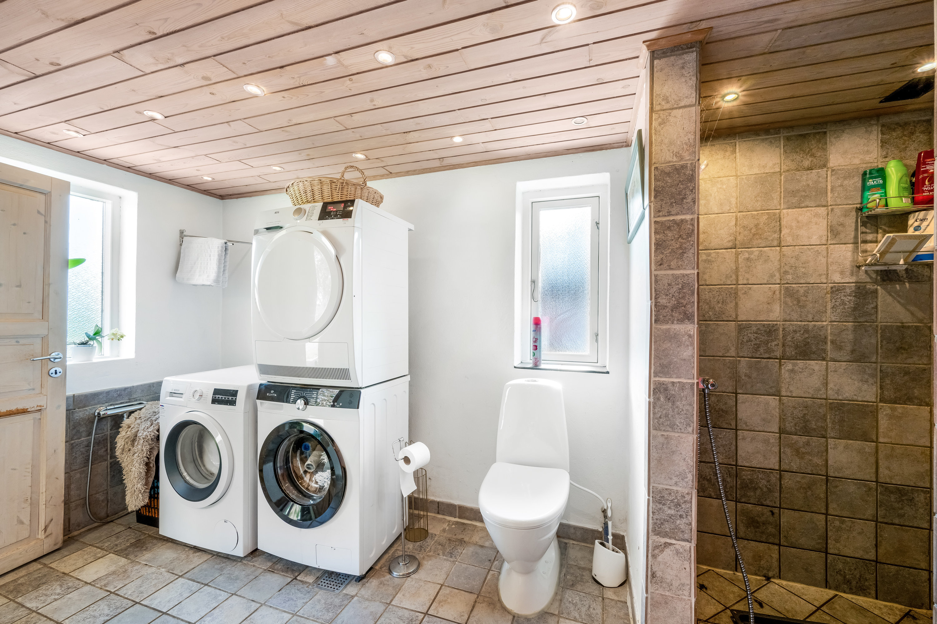 Fremhævet badeværelse  billede i fuldskærmstilstand. Billede af Lillebyvej 6, Brejning, 6920 Videbæk