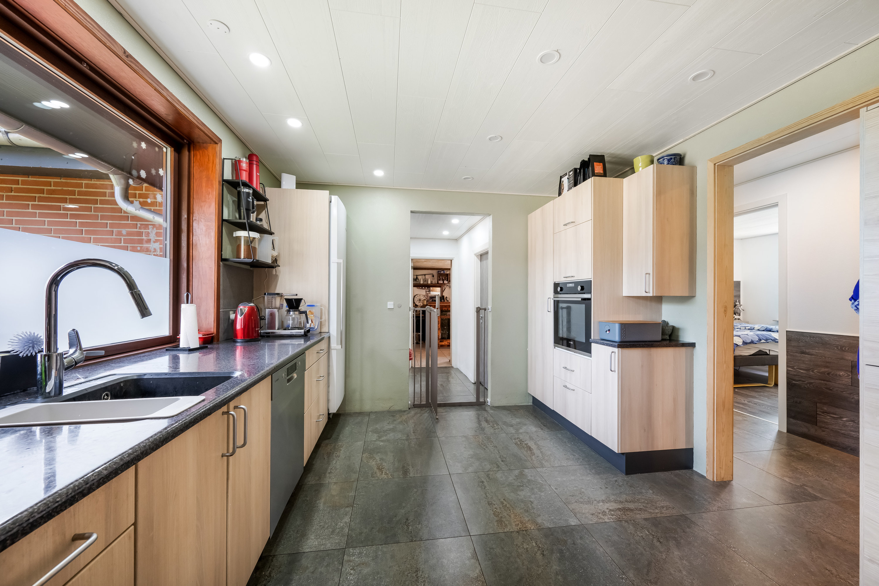 Fremhævet køkken billede i fuldskærmstilstand. Billede af Lillebyvej 6, Brejning, 6920 Videbæk