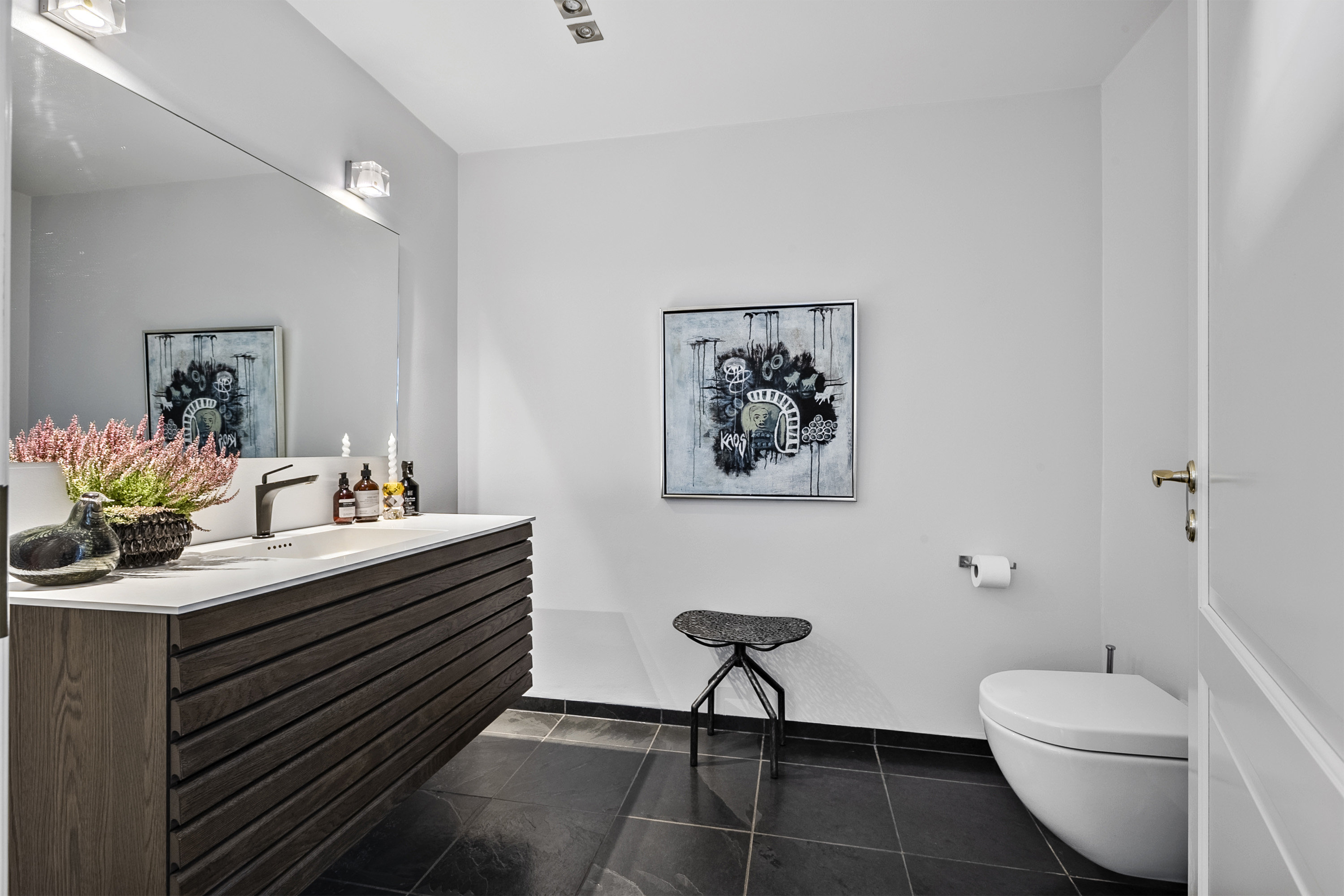 Fremhævet badeværelse billede i fuldskærmstilstand. Billede af Loddenhøjvej 110, Barsmark, 6200 Aabenraa