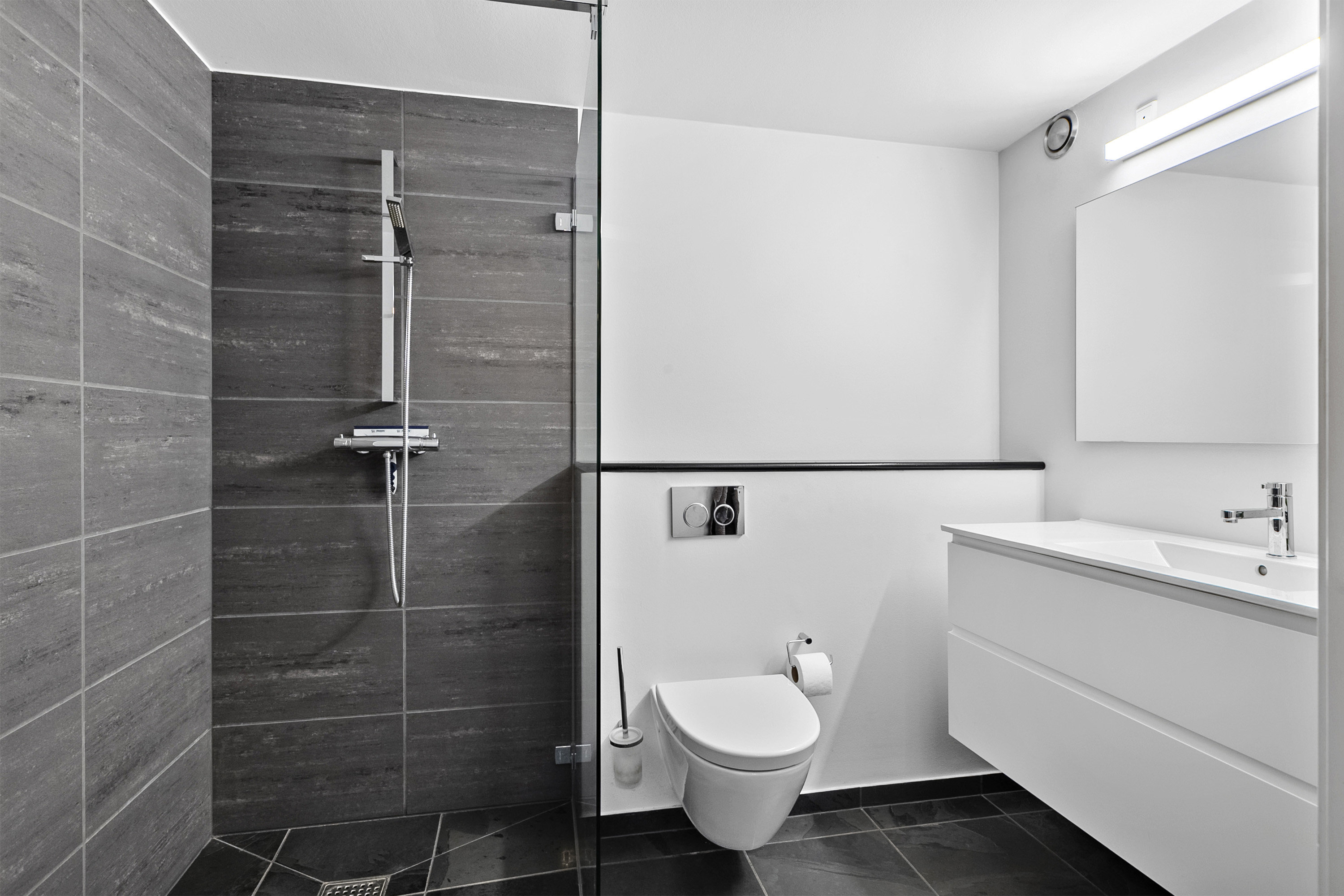 Fremhævet badeværelse billede i fuldskærmstilstand. Billede af Loddenhøjvej 110, Barsmark, 6200 Aabenraa