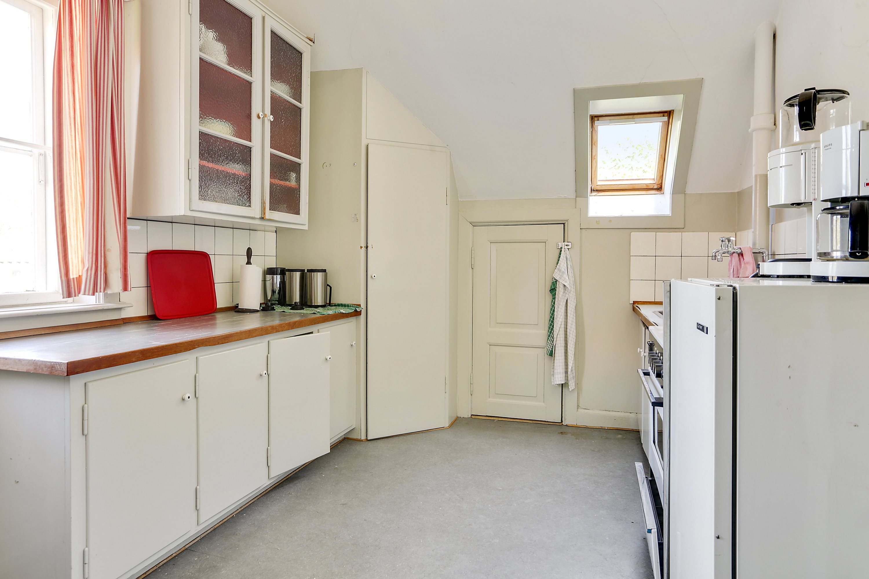 Fremhævet køkken billede i fuldskærmstilstand. Billede af Gutfeldtsvej 3, 2970 Hørsholm