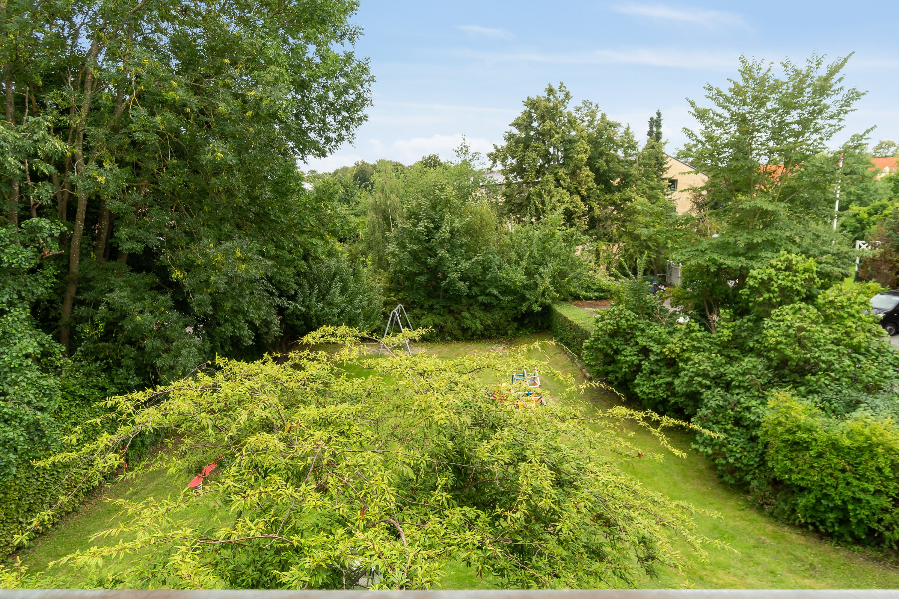 Fremhævet udendørs billede i fuldskærmstilstand. Billede af Gutfeldtsvej 3, 2970 Hørsholm