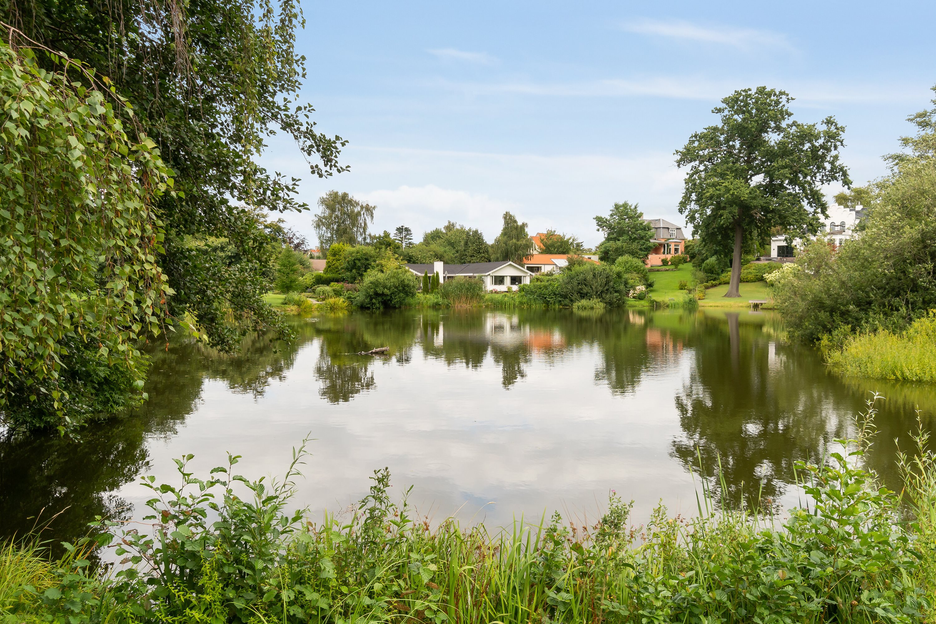Fremhævet udendørs billede i fuldskærmstilstand. Billede af Gutfeldtsvej 3, 2970 Hørsholm