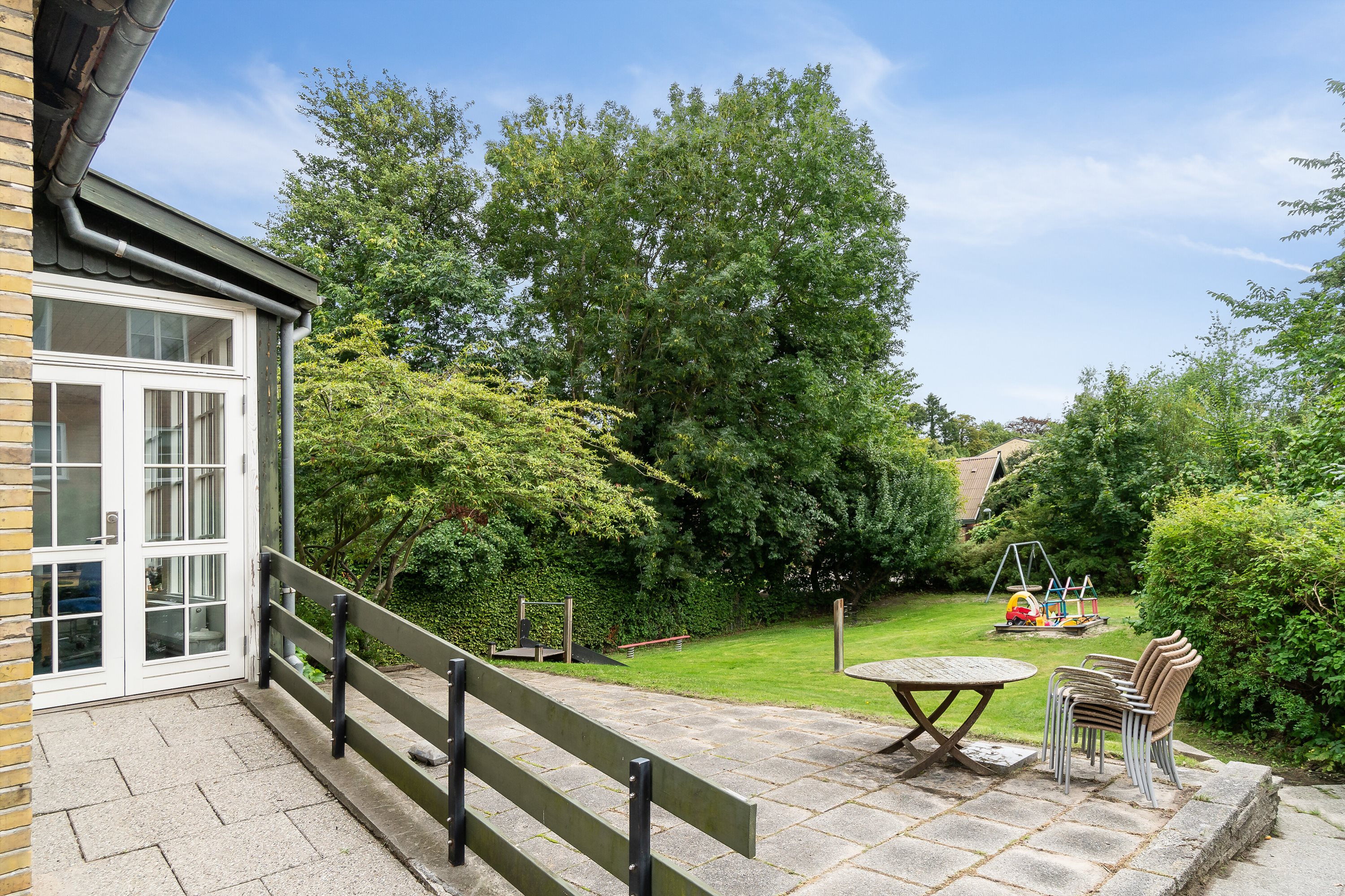 Fremhævet terrasse billede i fuldskærmstilstand. Billede af Gutfeldtsvej 3, 2970 Hørsholm