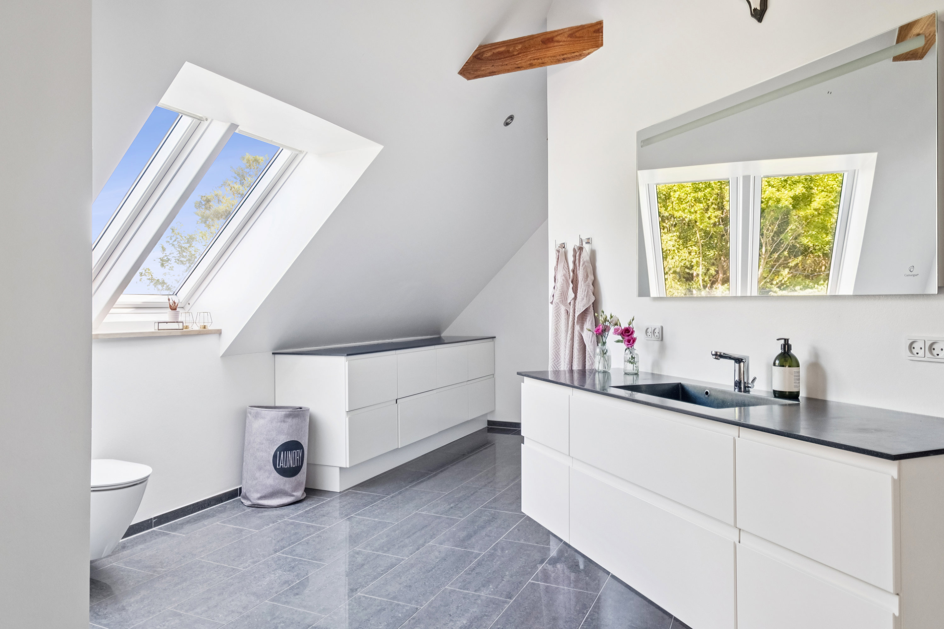 Fremhævet badeværelse billede i fuldskærmstilstand. Billede af Ellidshøj Banevej 27, 9230 Svenstrup J