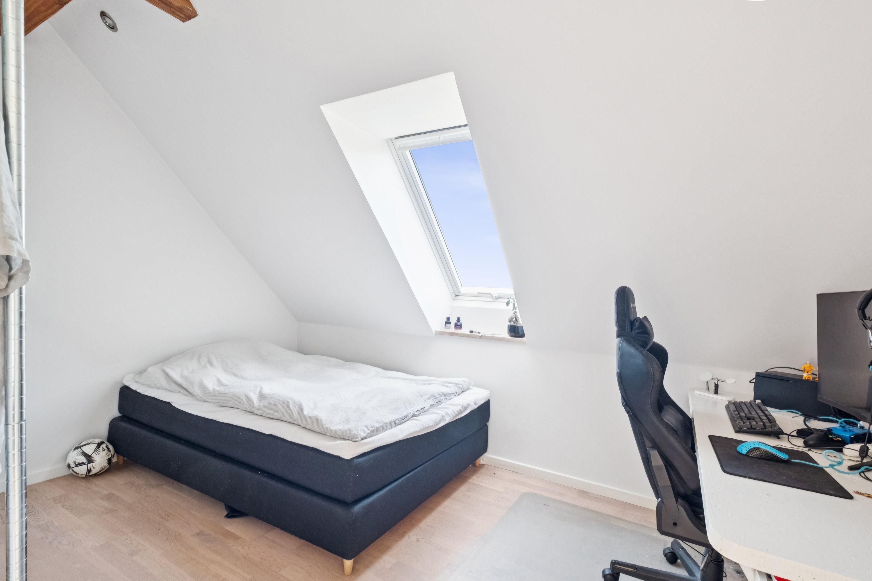 Fremhævet værelse billede i fuldskærmstilstand. Billede af Ellidshøj Banevej 27, 9230 Svenstrup J