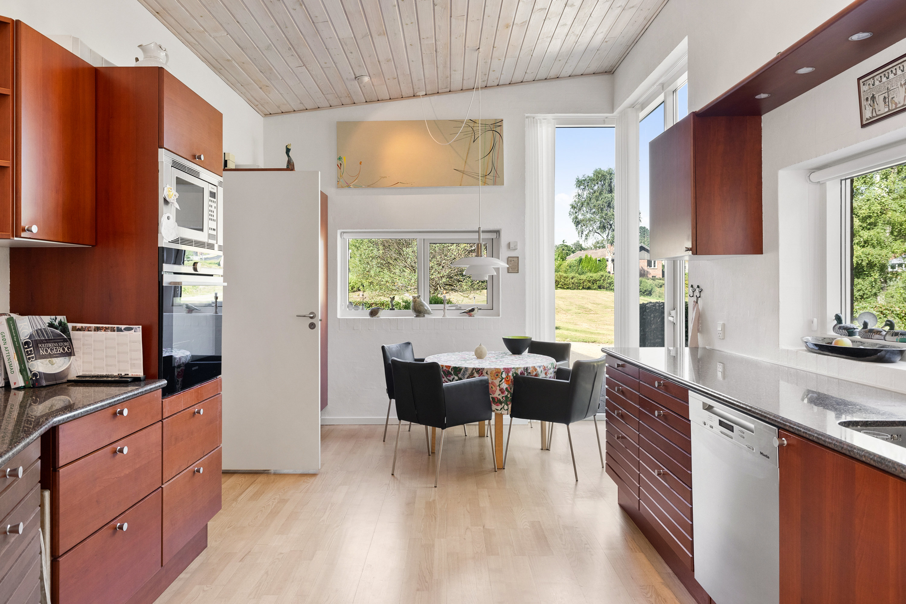 Fremhævet køkken billede i fuldskærmstilstand. Billede af Katterhøjvej 28, Skåde, 8270 Højbjerg
