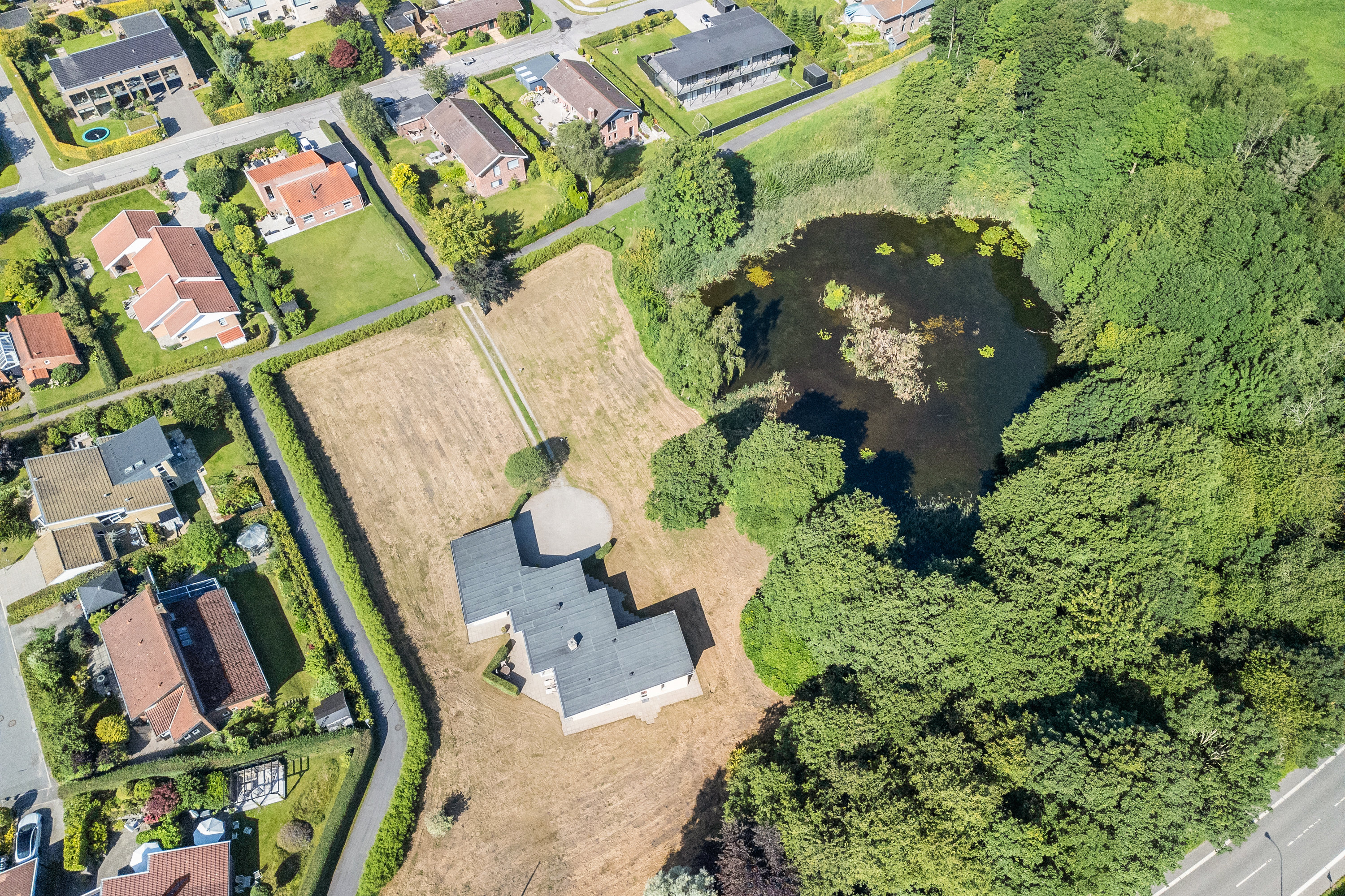 Fremhævet luftfoto billede i fuldskærmstilstand. Billede af Katterhøjvej 28, Skåde, 8270 Højbjerg