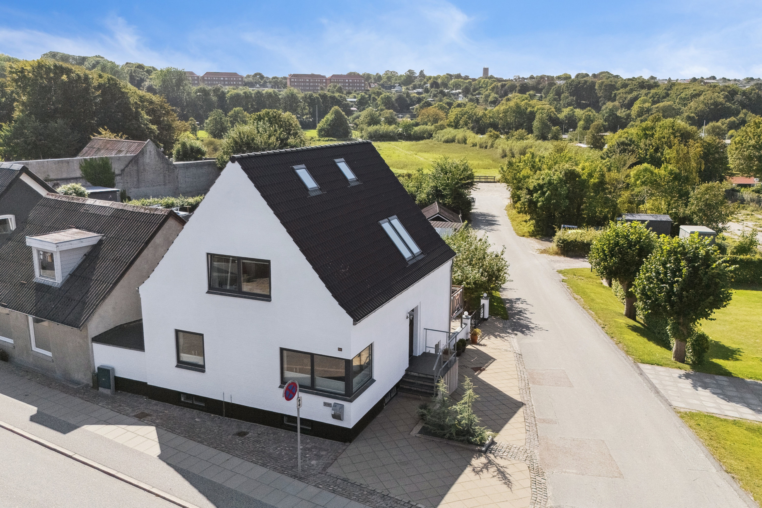 Fremhævet set fra vejen billede i fuldskærmstilstand. Billede af Nørrealle 25A, 7700 Thisted