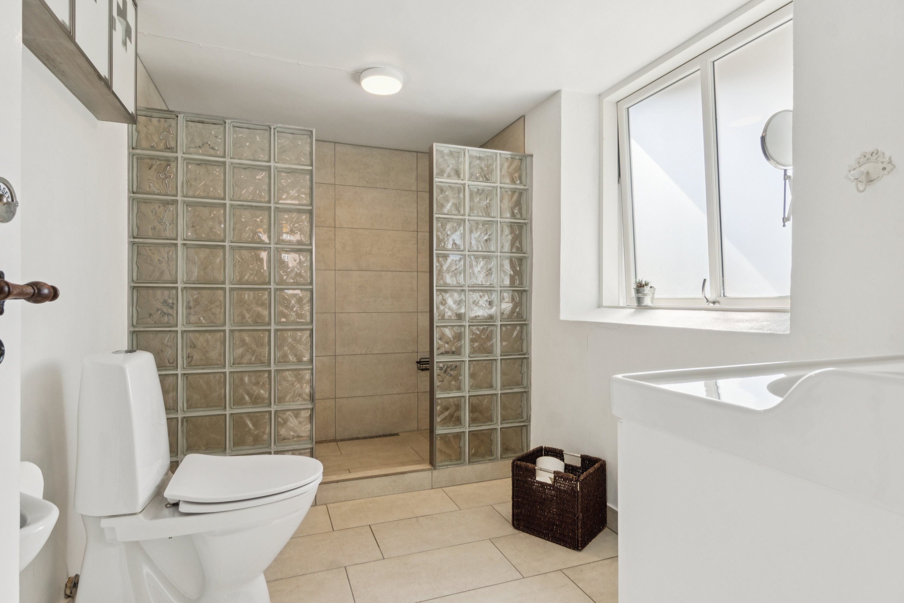 Fremhævet badeværelse billede i fuldskærmstilstand. Billede af Nørrealle 25A, 7700 Thisted