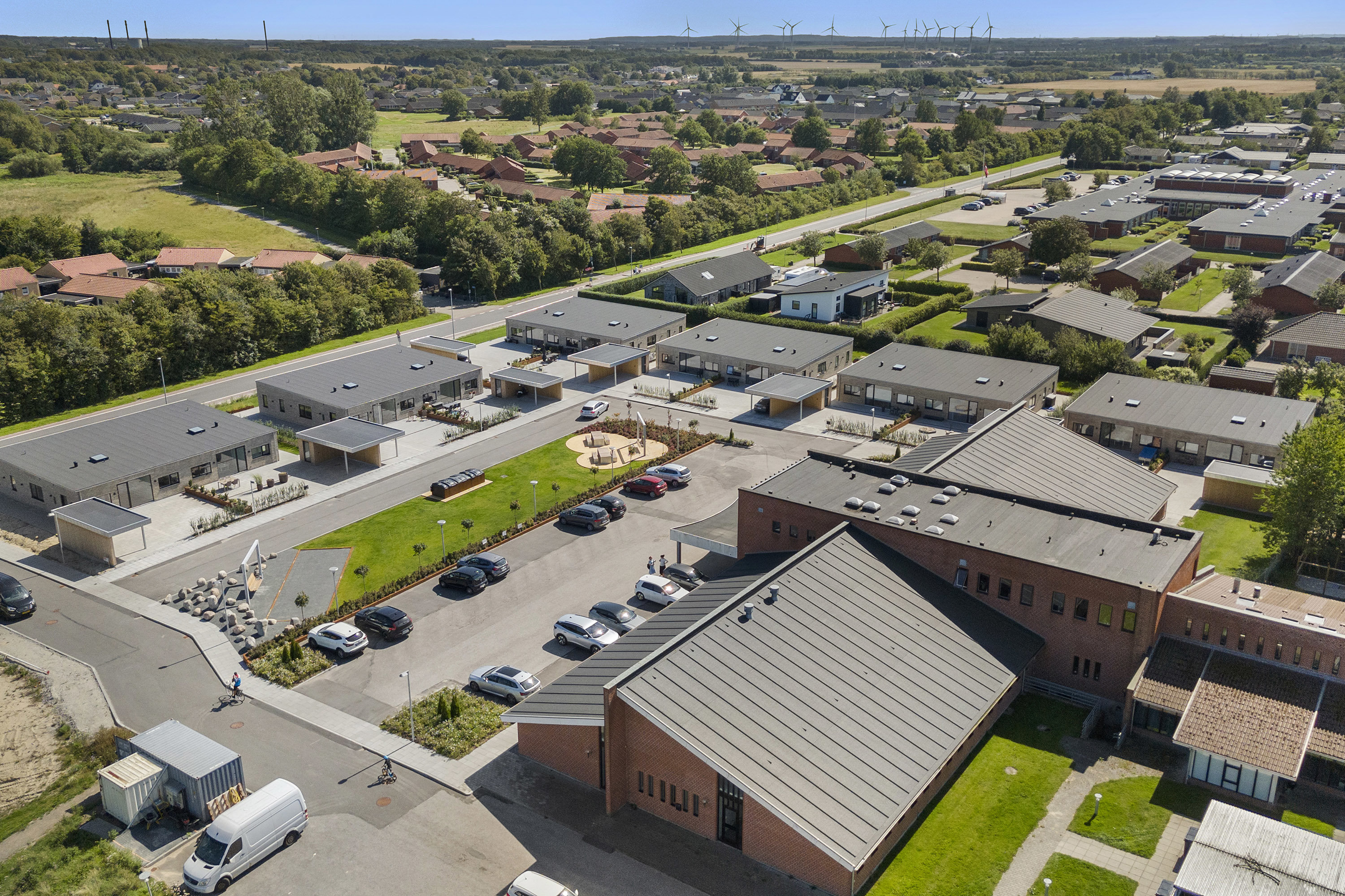 Fremhævet luftfoto billede i fuldskærmstilstand. Billede af Kornumgårdsvej 16, 9700 Brønderslev