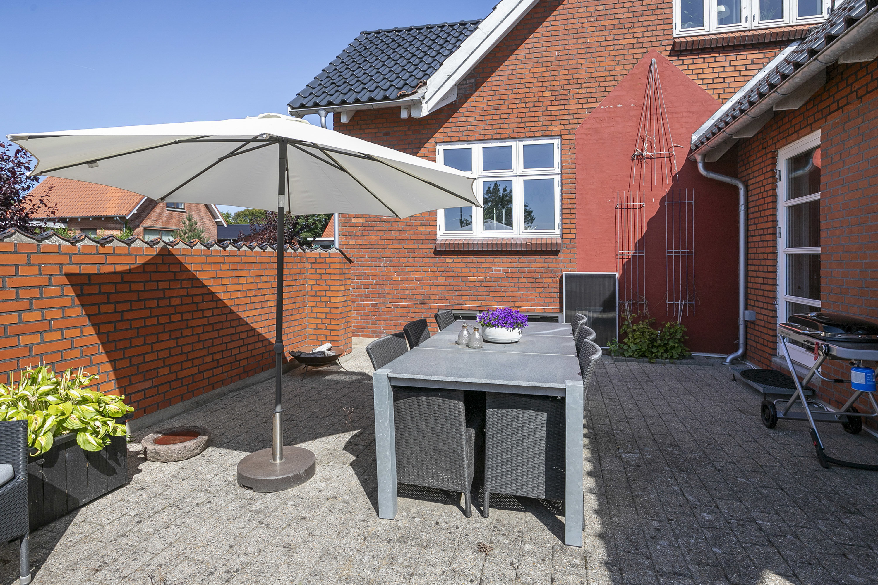 Fremhævet terrasse billede i fuldskærmstilstand. Billede af Smalbyvej 50, 9700 Brønderslev