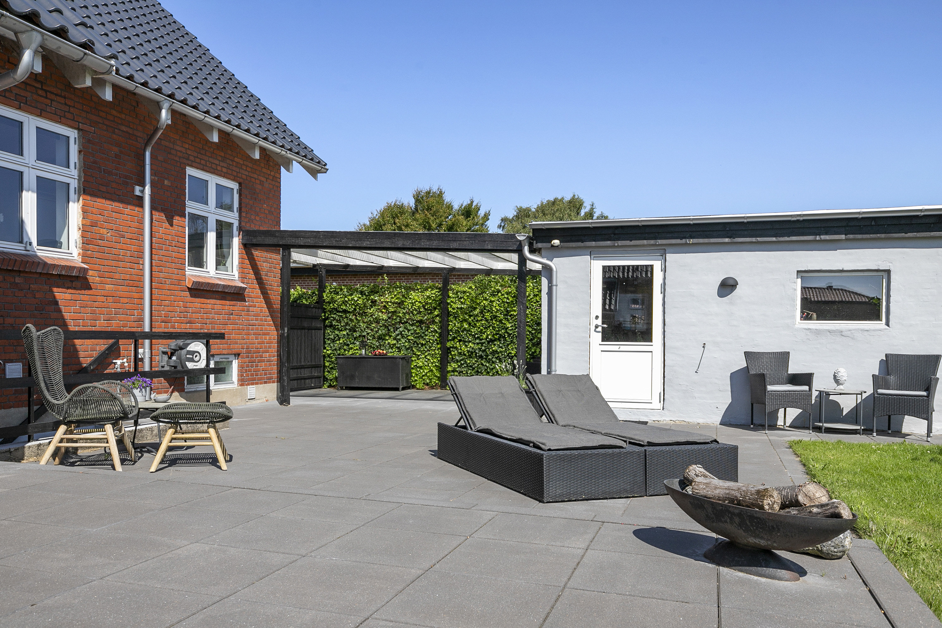 Fremhævet terrasse billede i fuldskærmstilstand. Billede af Smalbyvej 50, 9700 Brønderslev