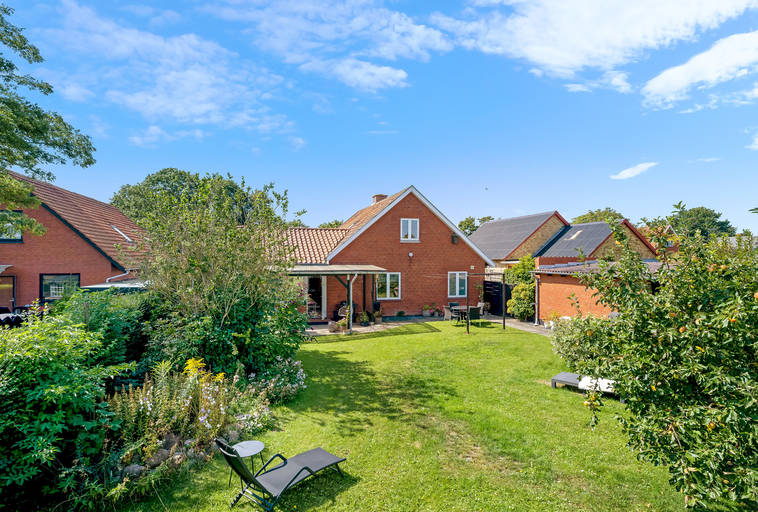 Fremhævet mastefoto billede i fuldskærmstilstand. Billede af Monrads Vej 8, 4930 Maribo