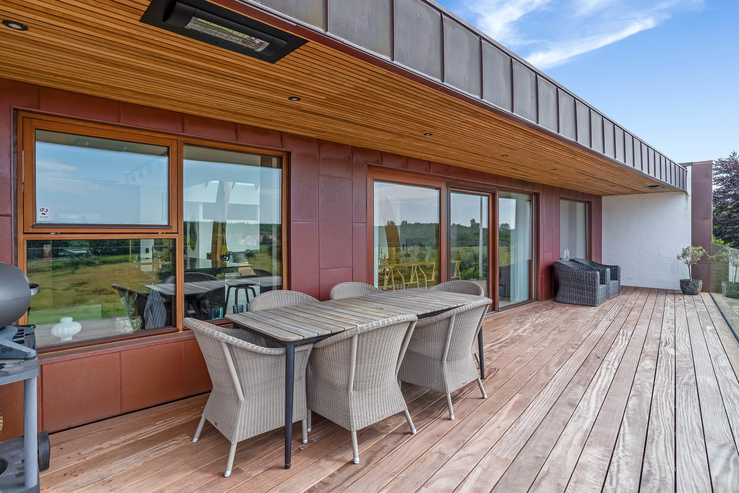 Fremhævet terrasse billede i fuldskærmstilstand. Billede af Høstvænget 14, 7500 Holstebro