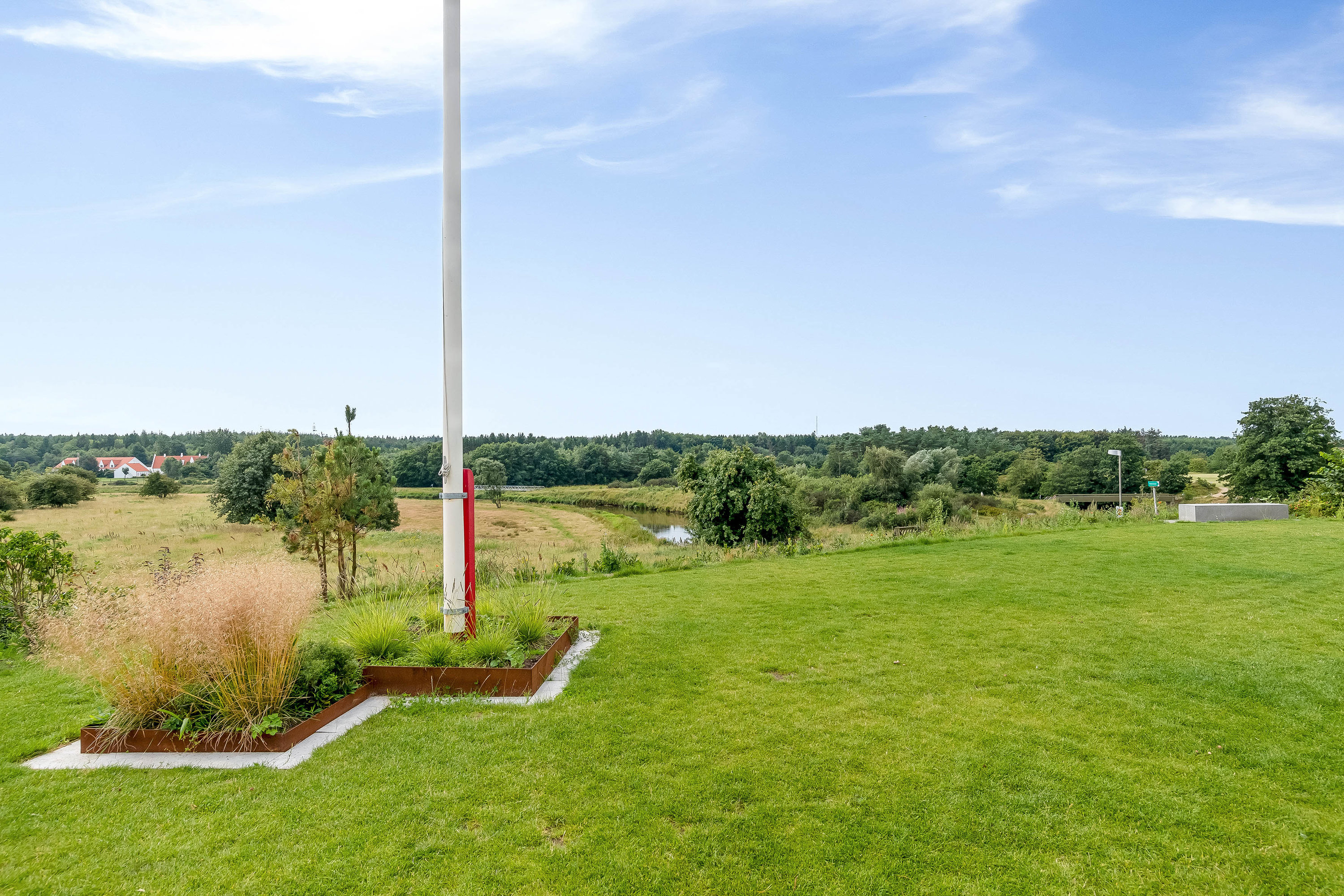 Fremhævet have billede i fuldskærmstilstand. Billede af Høstvænget 14, 7500 Holstebro