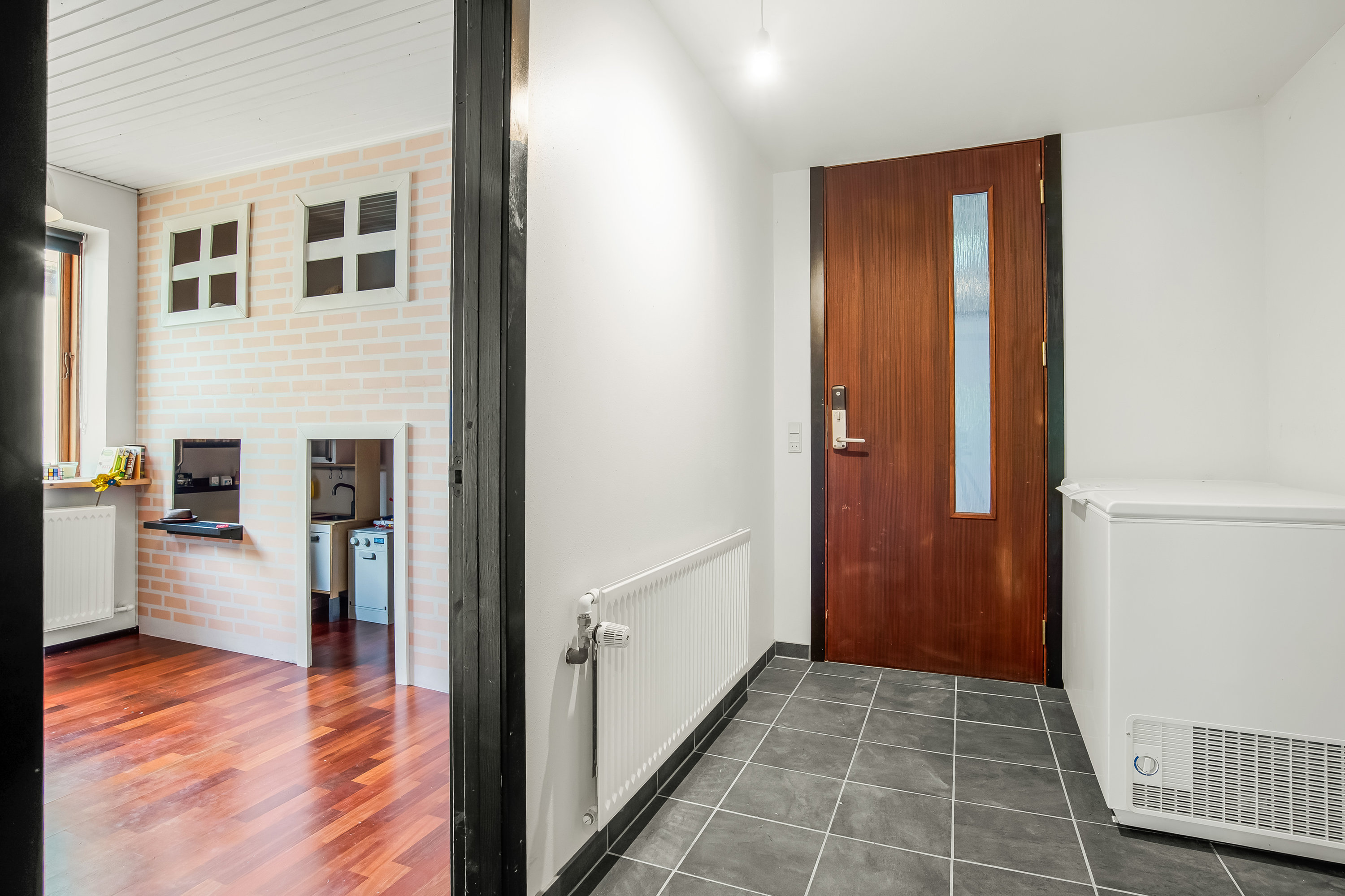 Fremhævet baggang billede i fuldskærmstilstand. Billede af Heldum Gamle Skole 4, Tørring, 7620 Lemvig