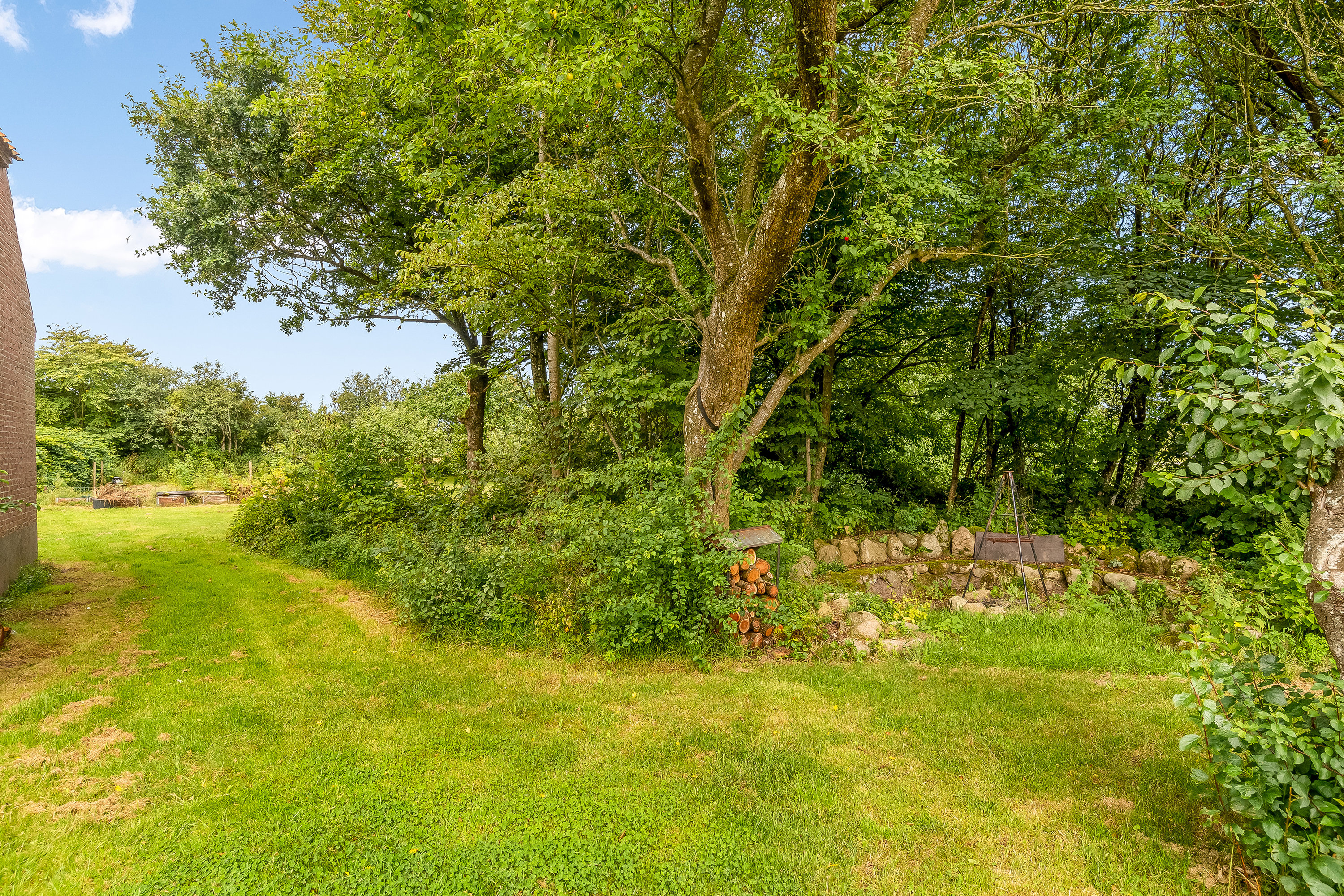 Fremhævet have billede i fuldskærmstilstand. Billede af Heldum Gamle Skole 4, Tørring, 7620 Lemvig