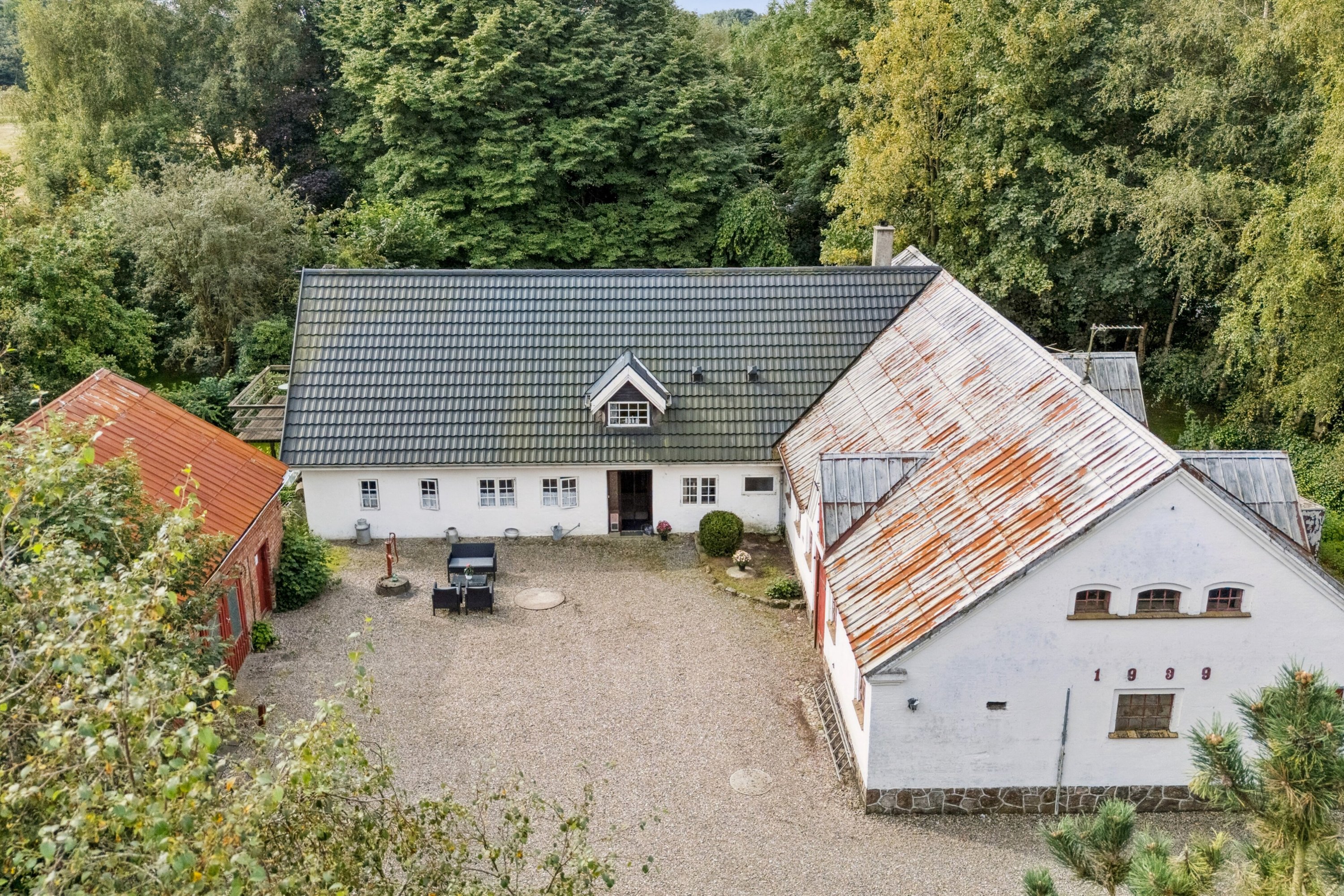 Fremhævet set fra vejen billede i fuldskærmstilstand. Billede af Tornum Skovvej 1, 6660 Lintrup