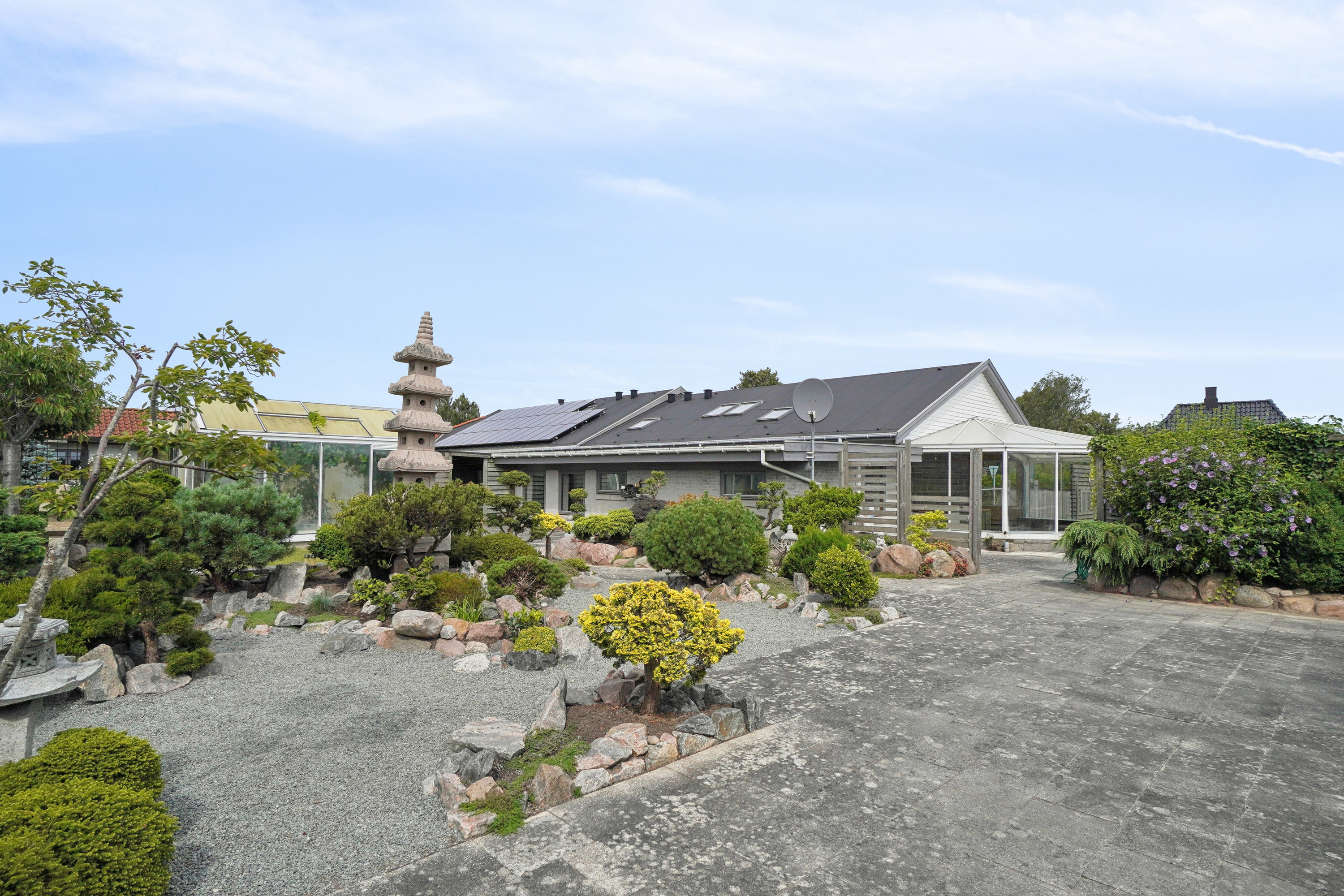 Miniaturebillede 2: set fra vejen. Billede af Osvej 1, 4040 Jyllinge